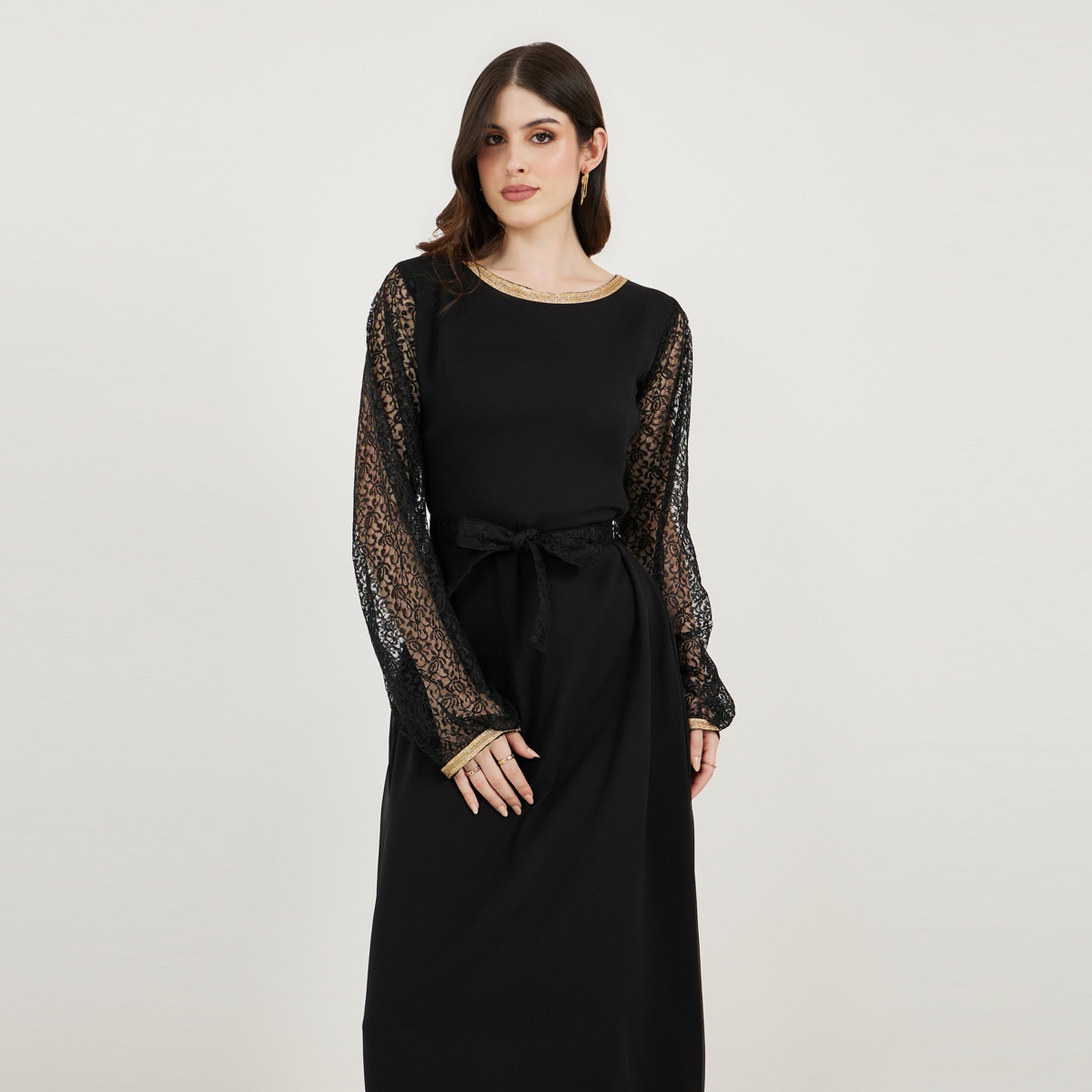 فستان طويل بحافة واسعة ودانتيل ماكسيم كرييشن × ستايلي-women-arabicclothing-kaftan-image-4