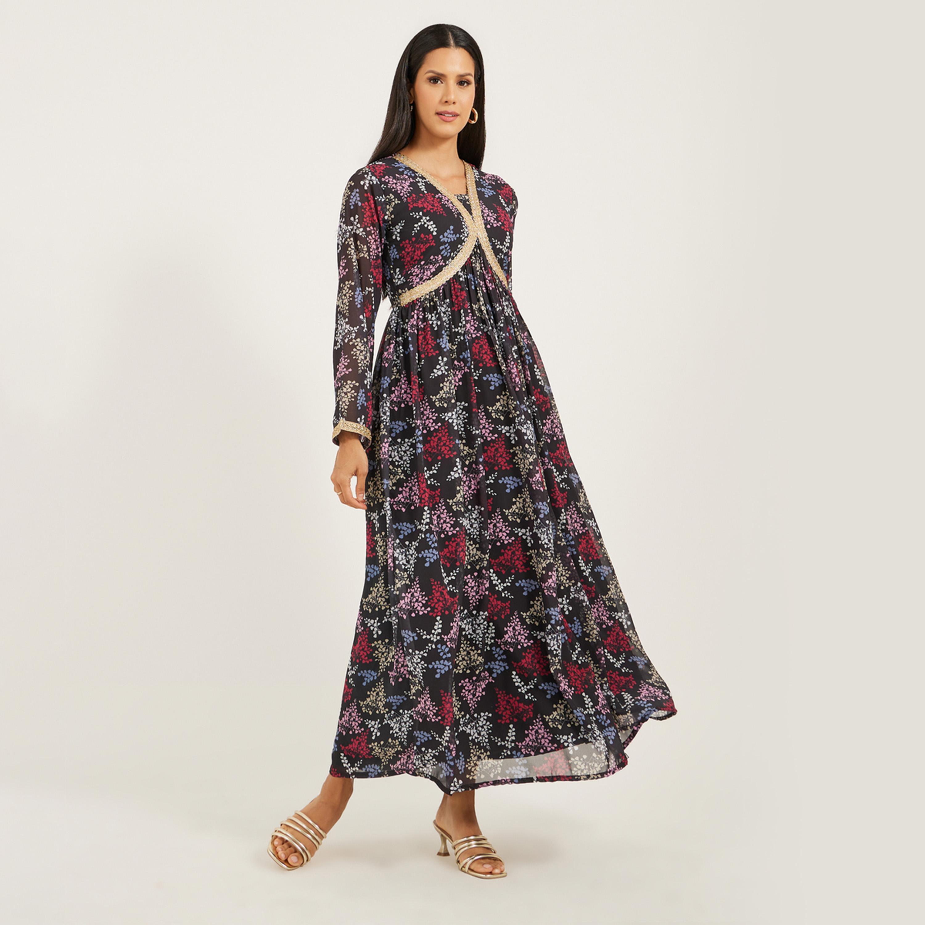 ماكسيم كرييشن × ستايلي - قفطان مطبوع من الدانتيل بفتحة رقبة على شكل حرف V-women-arabicclothing-kaftan-image-2