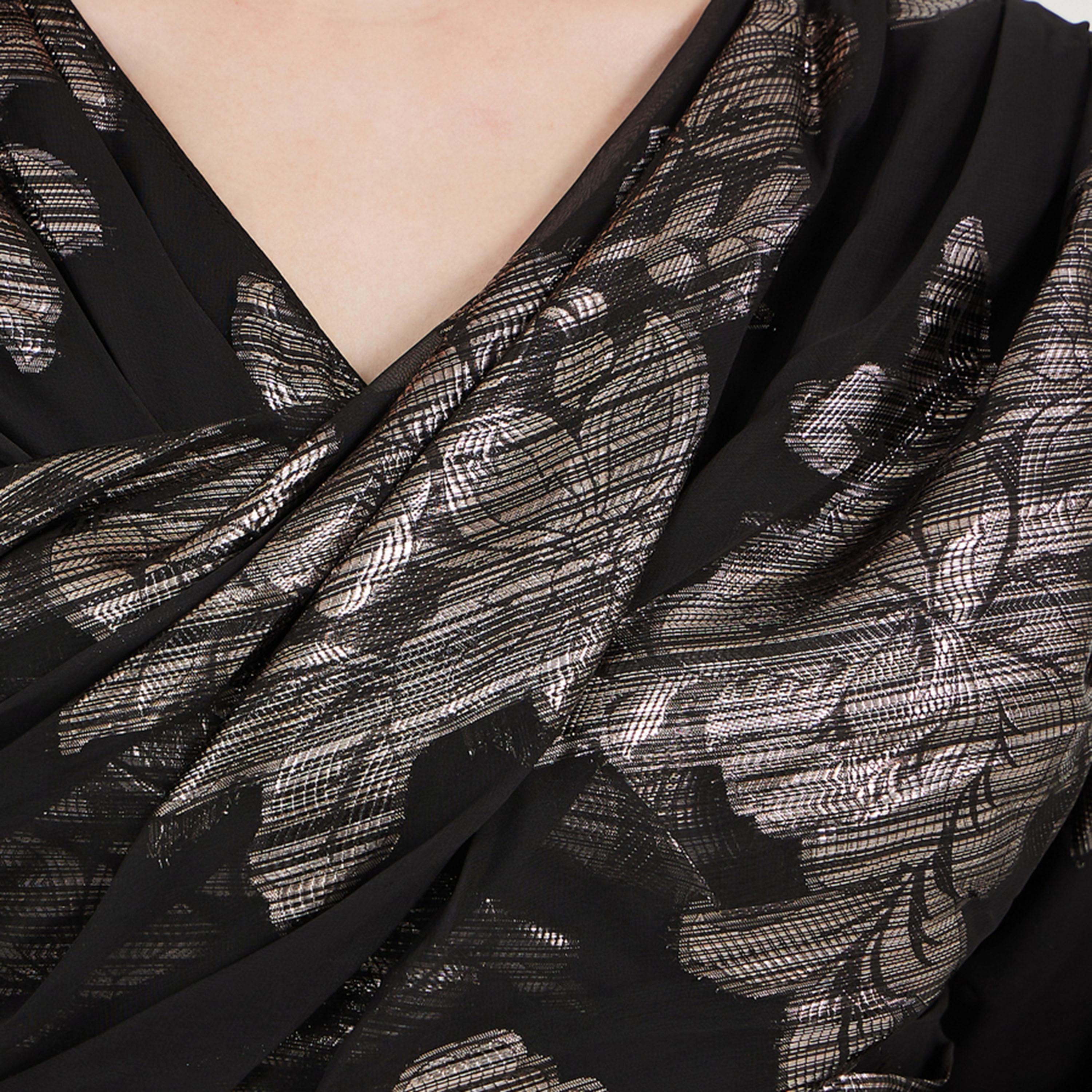 فستان طويل مزين بتفاصيل مطبعة بفويل ماكسيم كرييشن × ستايلي-women-arabicclothing-kaftan-image-4