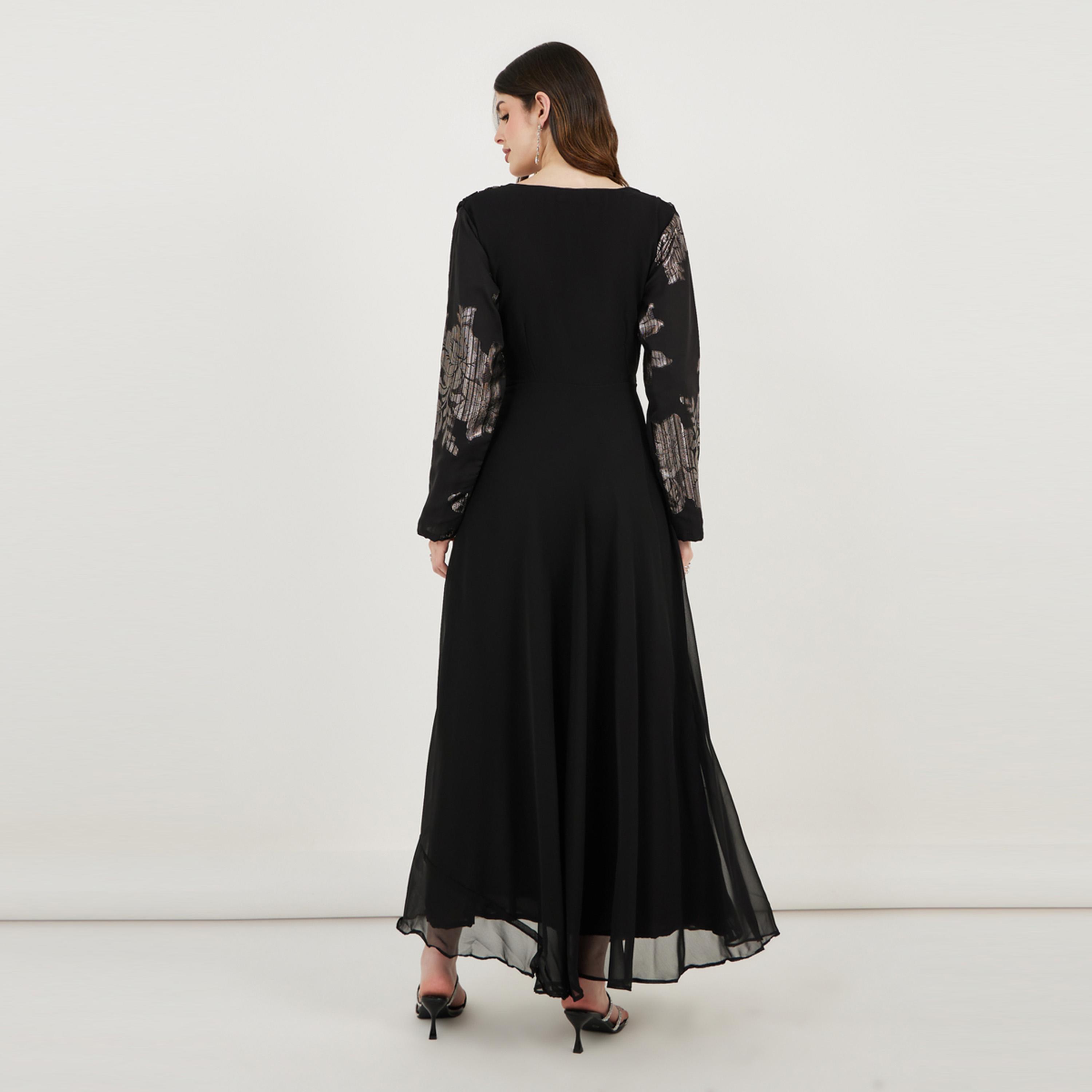 فستان طويل مزين بتفاصيل مطبعة بفويل ماكسيم كرييشن × ستايلي-women-arabicclothing-kaftan-image-5