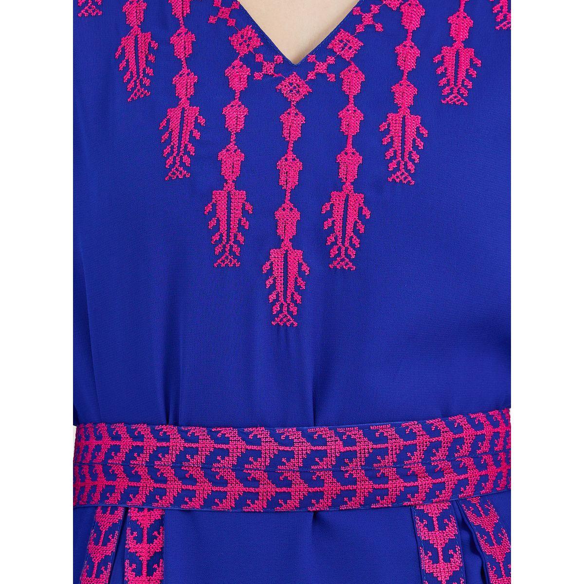 قفطان جورجيت بخيوط ثريد ودرزات ماكسيم كرييشن × ستايلي-women-arabicclothing-kaftan-image-3