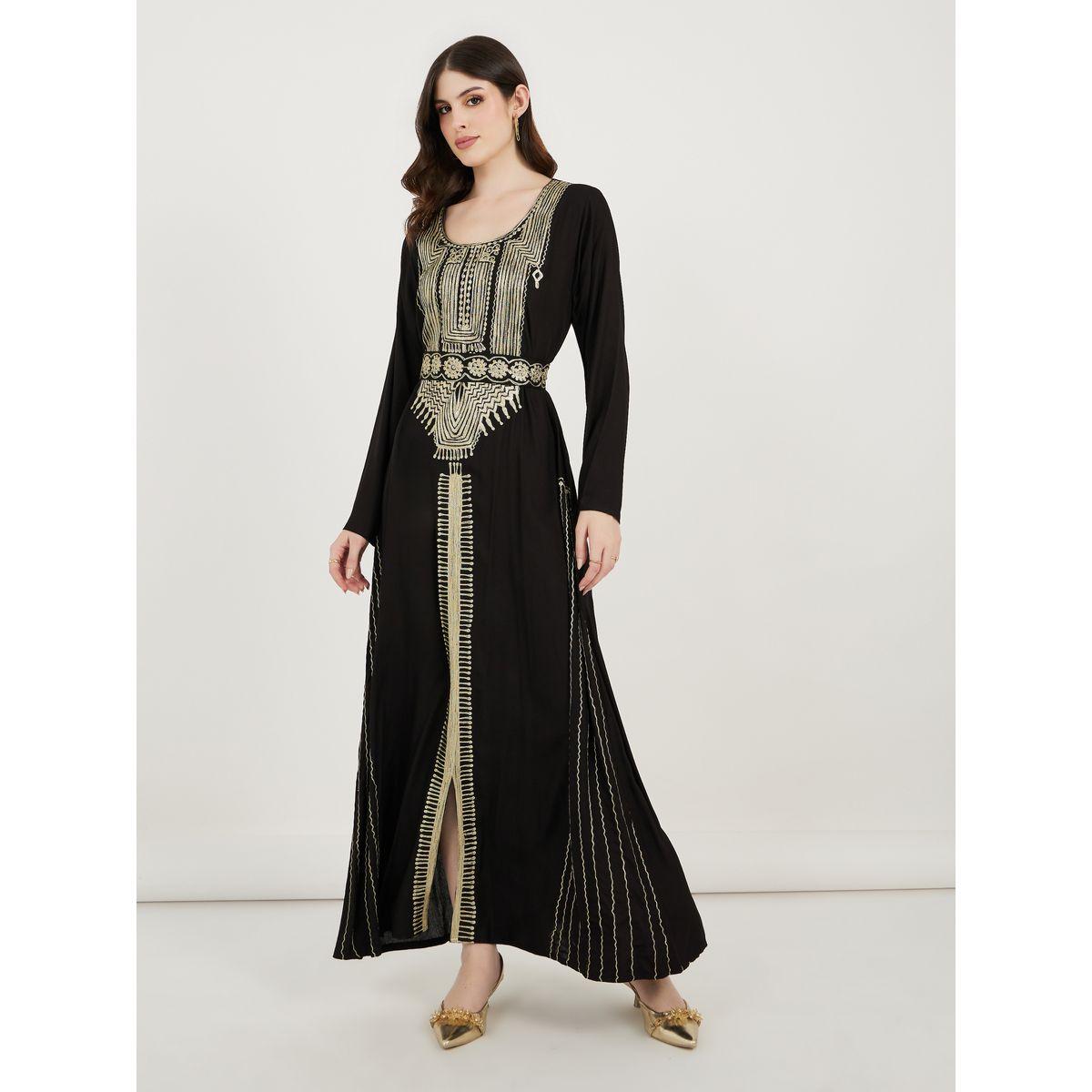 قفطان طويل بياقة سكوب وتفاصيل مُطرّزة ماكسيم كرييشن × ستايلي-women-arabicclothing-kaftan-image-1