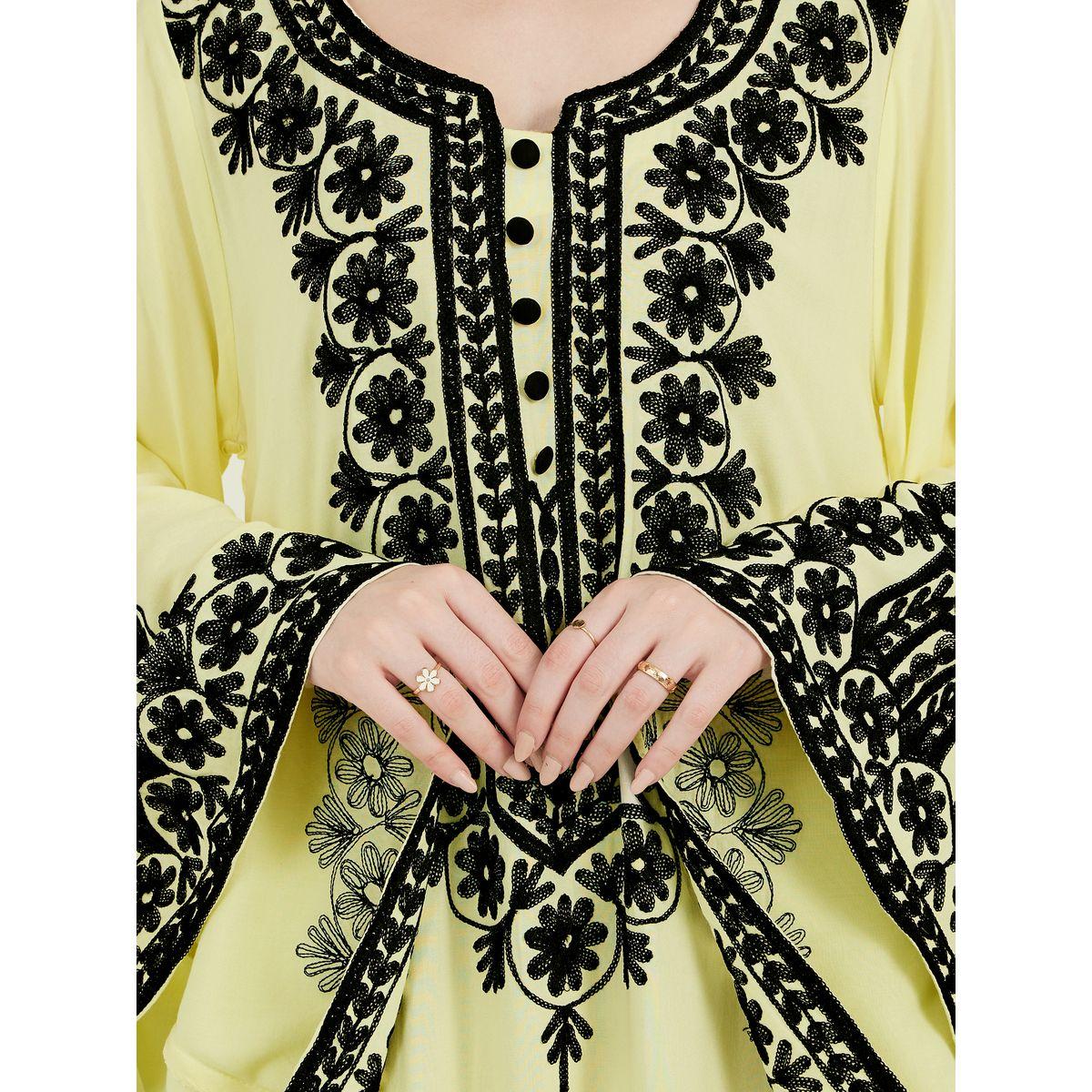 قفطان بخيوط ثريد وأكمام فلوت ماكسيم كرييشن × ستايلي-women-arabicclothing-kaftan-image-4