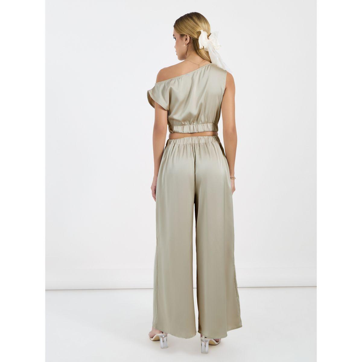 طقم منسق من بنطال بأرجل واسعة وبلوزة ساتان بلا أكمام-women-clothing-coordsets-image-4