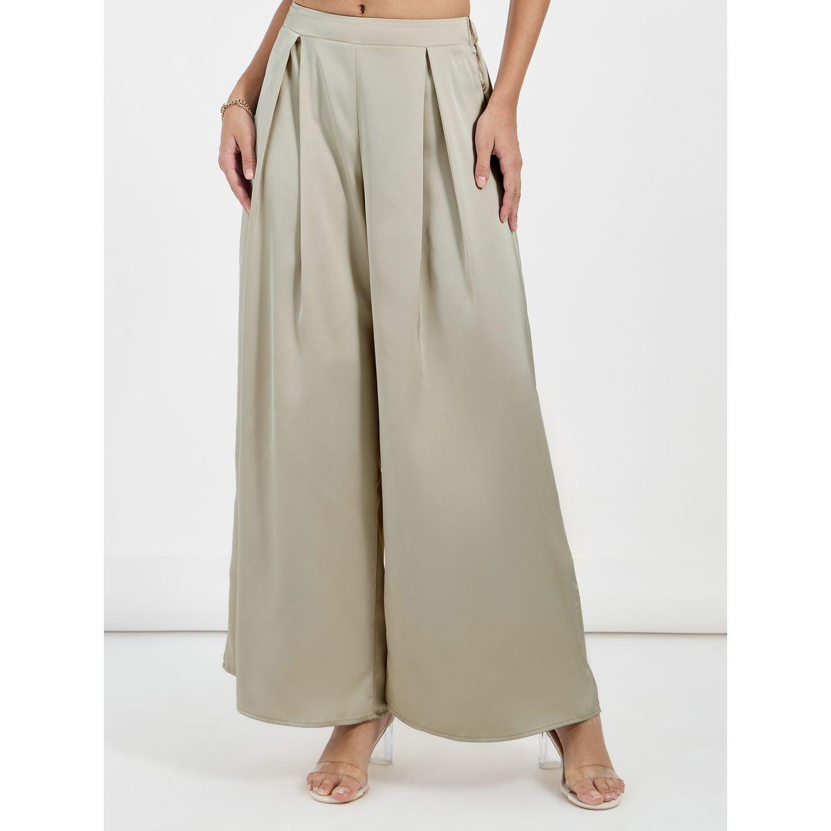 طقم منسق من بنطال بأرجل واسعة وبلوزة ساتان بلا أكمام-women-clothing-coordsets-image-5