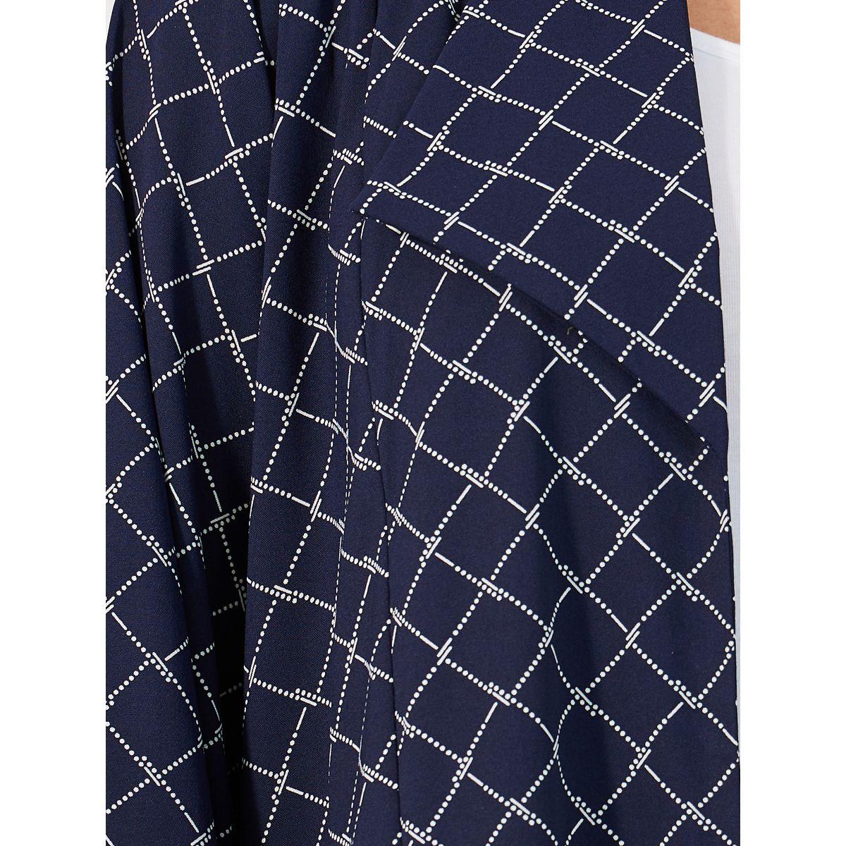 عباية كريب بطبعة هندسية وياقة بنمط شال-women-arabicclothing-abayas-image-3