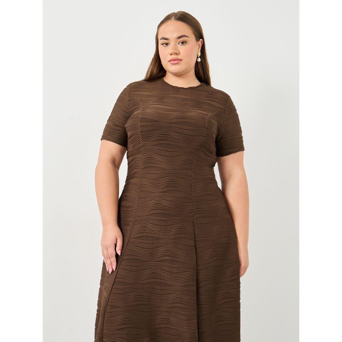 فستان ميدي بمقاس كبير وتفاصيل بارزة الملمس-women-clothing-dresses-image-3