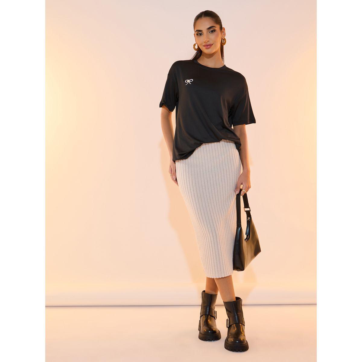 تيشيرت بياقة دائرية وتفاصيل مُطرّزة مع لؤلؤ صناعي-women-clothing-tshirts-image-2