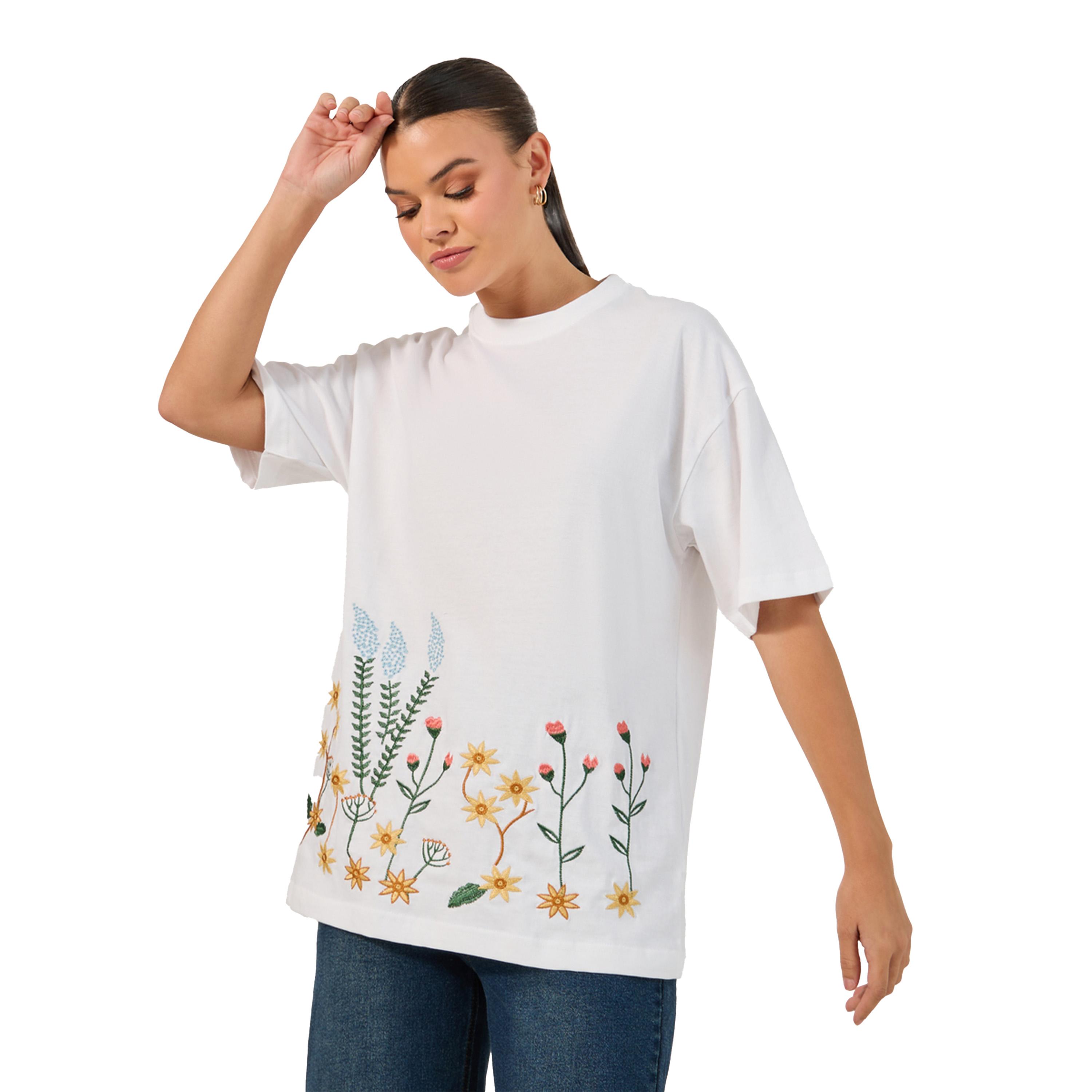 ستايلي - تي شيرت مطرز كبير الحجم برقبة دائرية-women-clothing-tshirts-image-2
