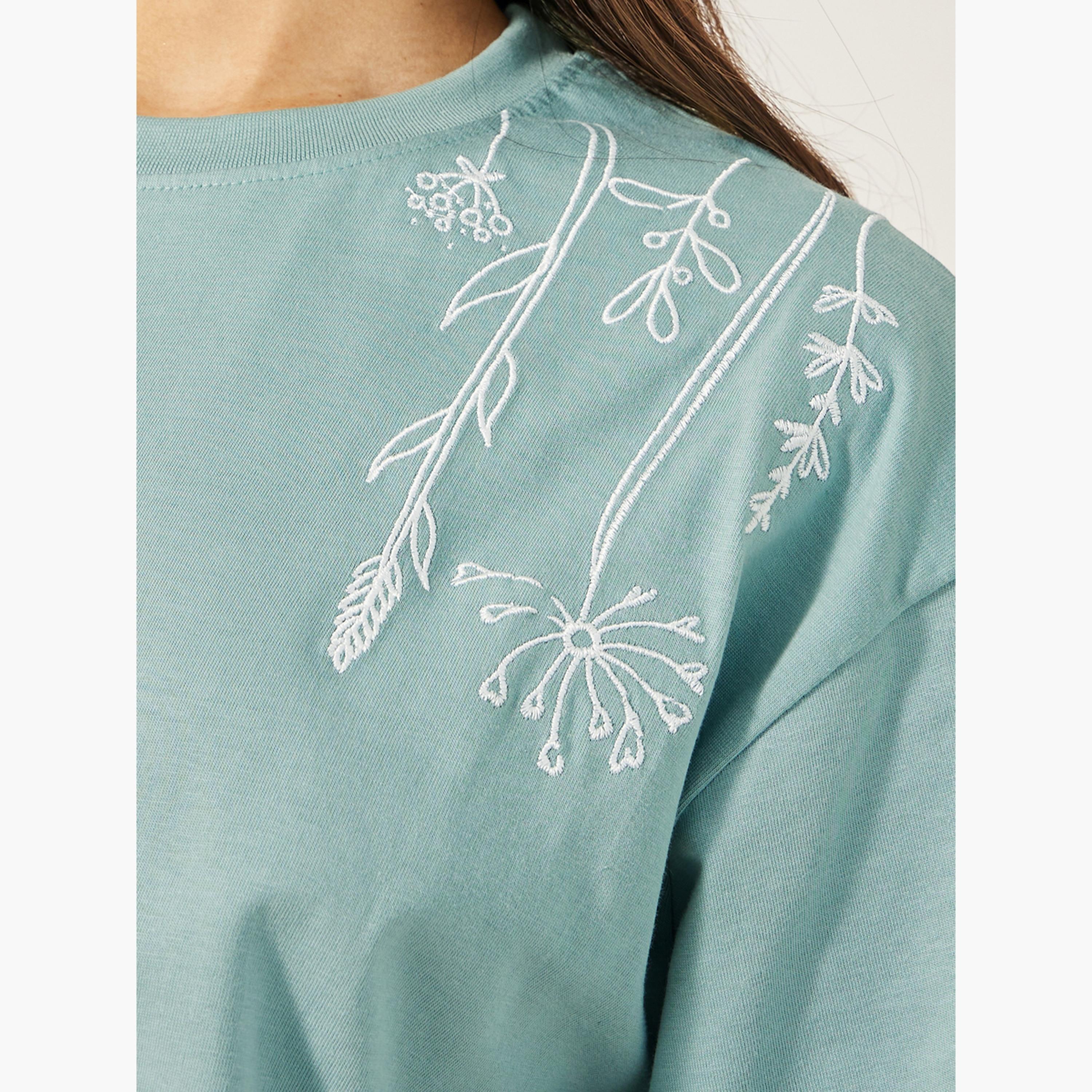 ستايلي - تي شيرت مطرز طويل الأكمام برقبة دائرية-women-clothing-tshirts-image-3