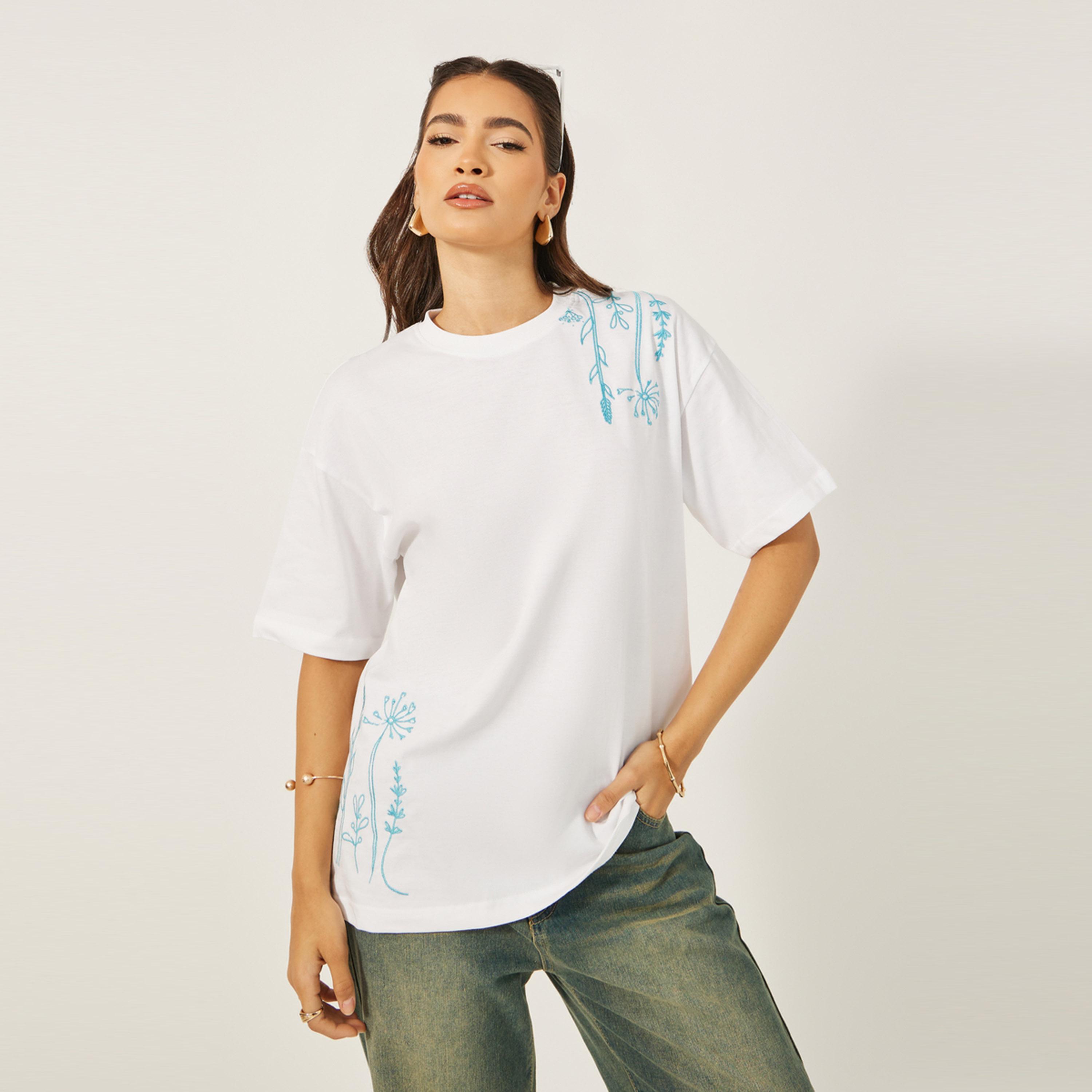 ستايلي - تي شيرت مطرز طويل الأكمام برقبة دائرية-women-clothing-tshirts-image-3
