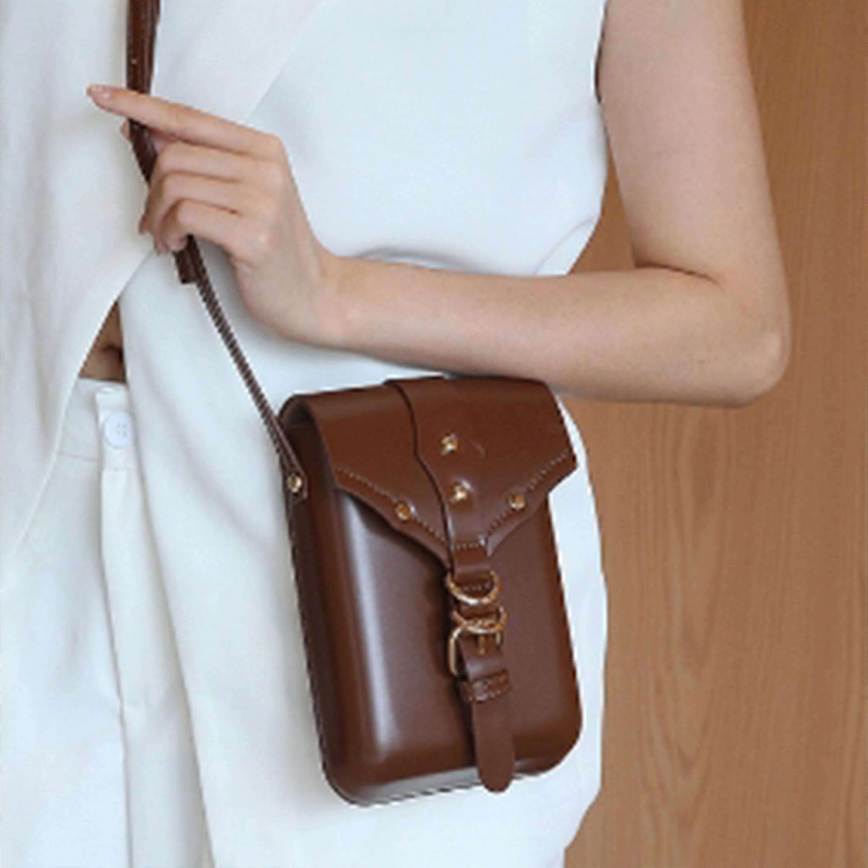 ستايلي - حقيبة كروس بودي مزينة بإبزيم مع قفل مغناطيسي-women-bagsandwallets-handbags-image-7