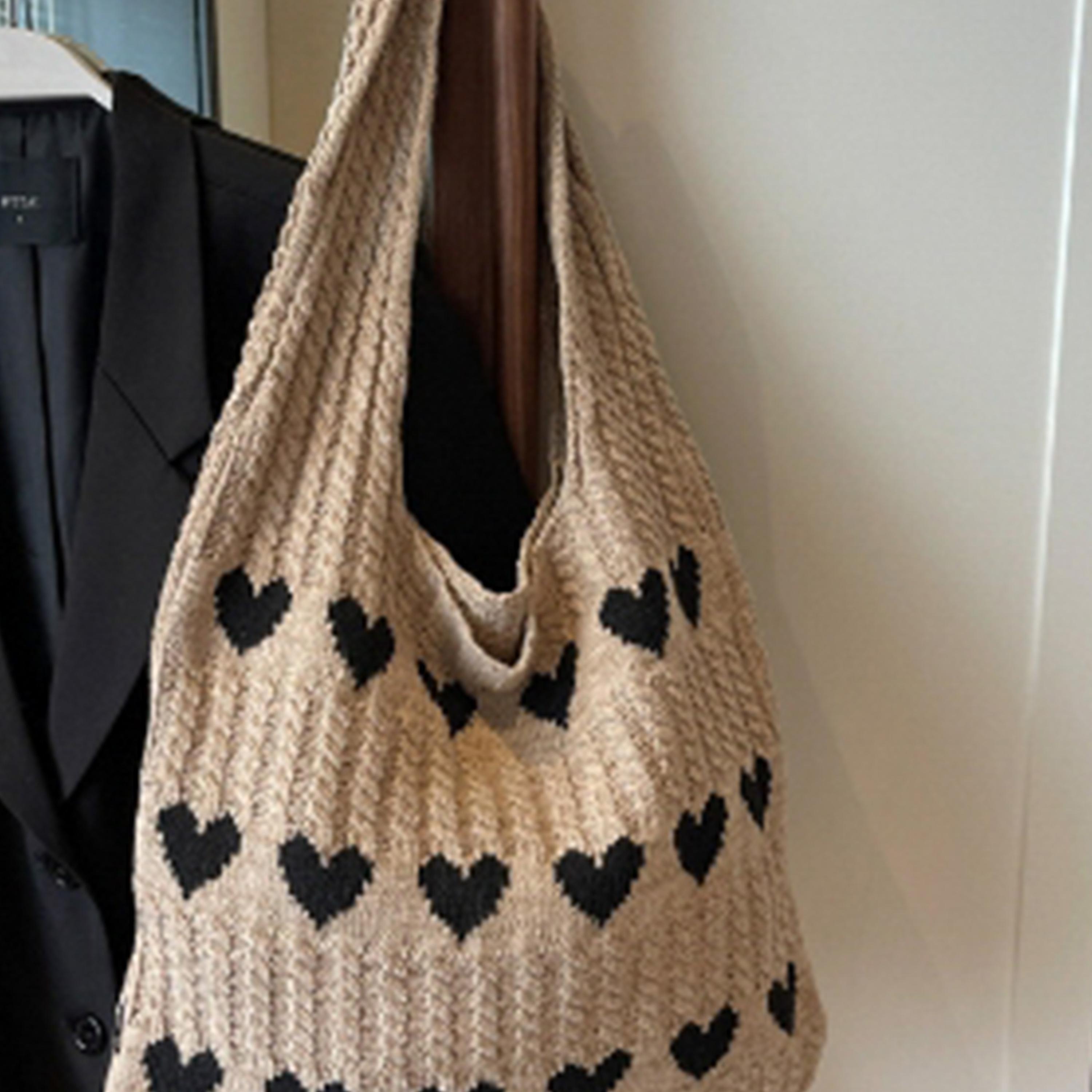 ستايلي - حقيبة شاطئ مطرزة - قلب-women-bagsandwallets-handbags-image-5