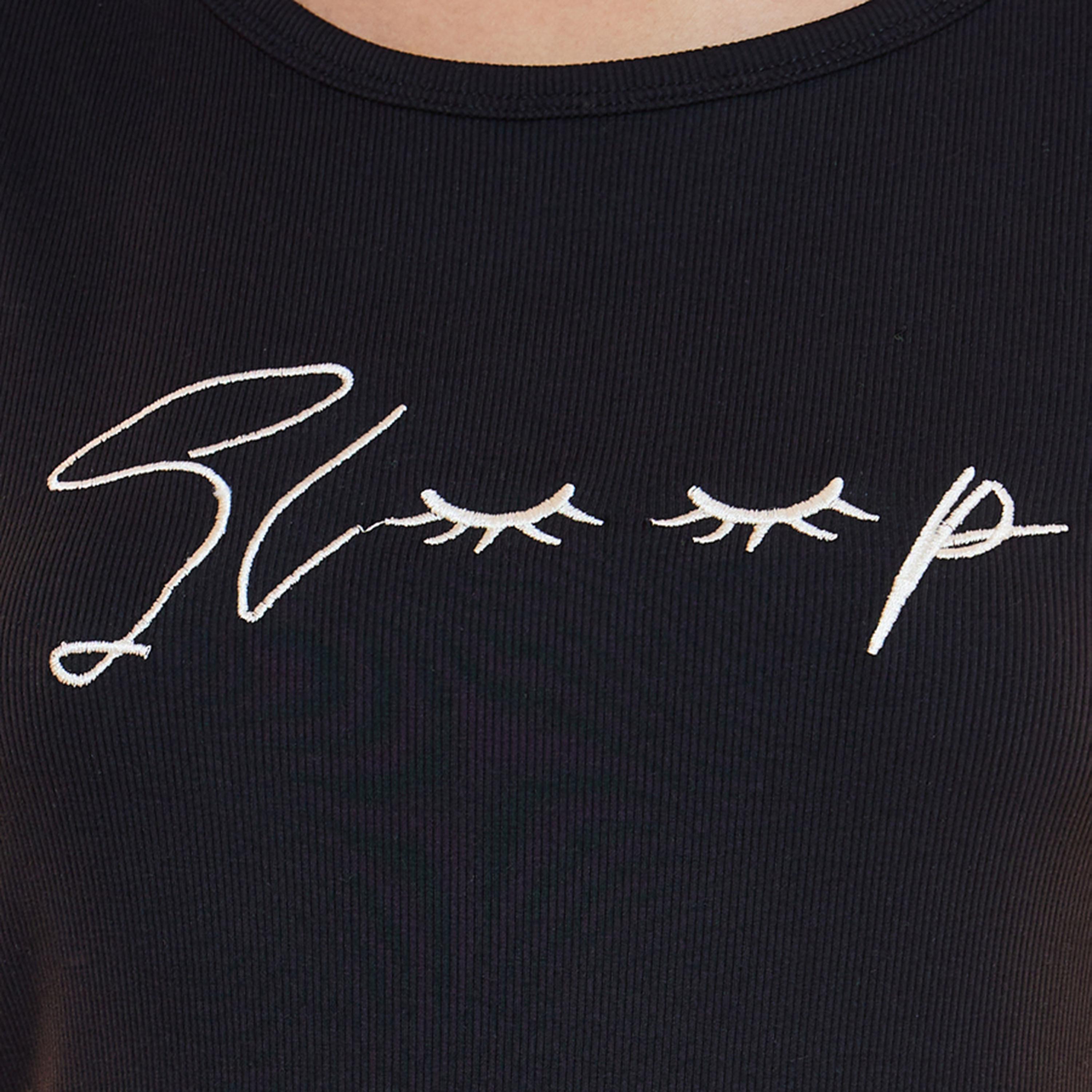 طقم من بنطال بيجاما مع تيشيرت بكتابة مُطرّزة-women-clothing-nightwear-pyjamas-longsets-image-3