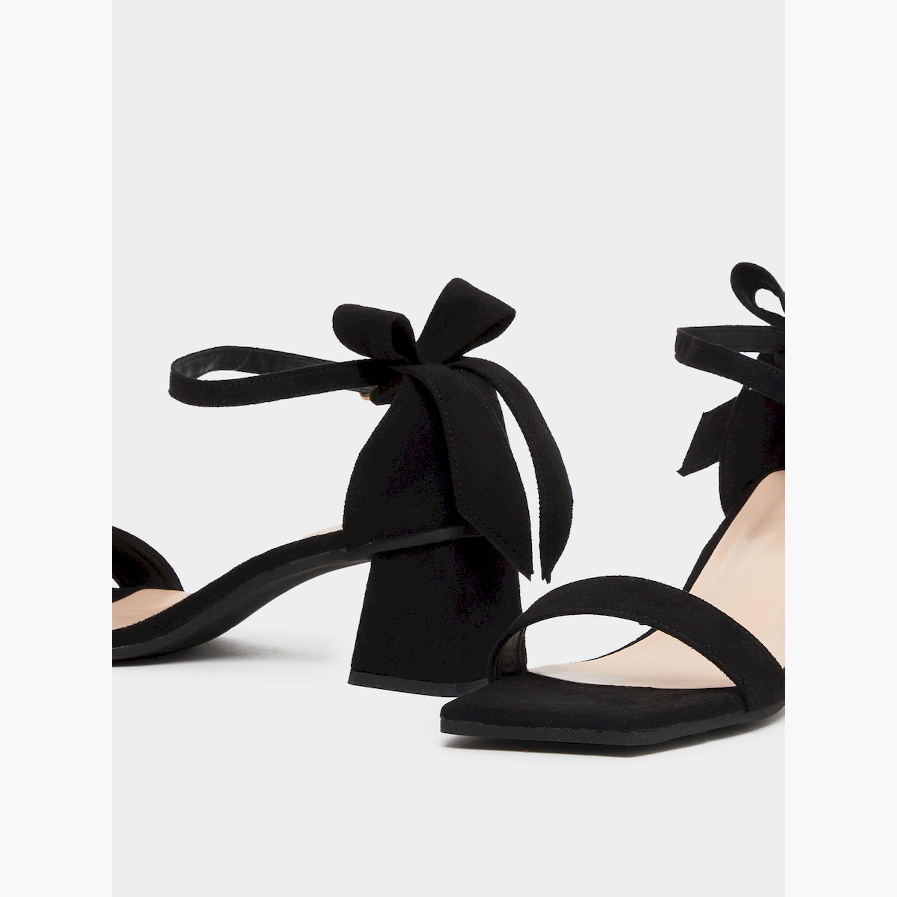 ستايلي - صندل بكعب عريض وحزام للكاحل وتفاصيل فيونكة-women-shoes-sandals-heeled-image-3