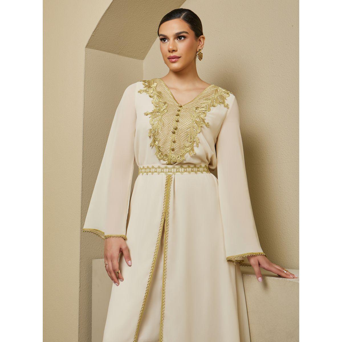 Amirah X Styli A-Line Front Slit Kaftan with Moroccan Buttons and Lace Details-women-arabicclothing-kaftan-image-2