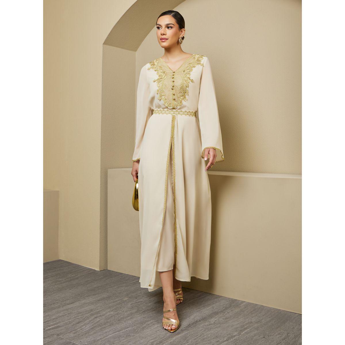 Amirah X Styli A-Line Front Slit Kaftan with Moroccan Buttons and Lace Details-women-arabicclothing-kaftan-image-3