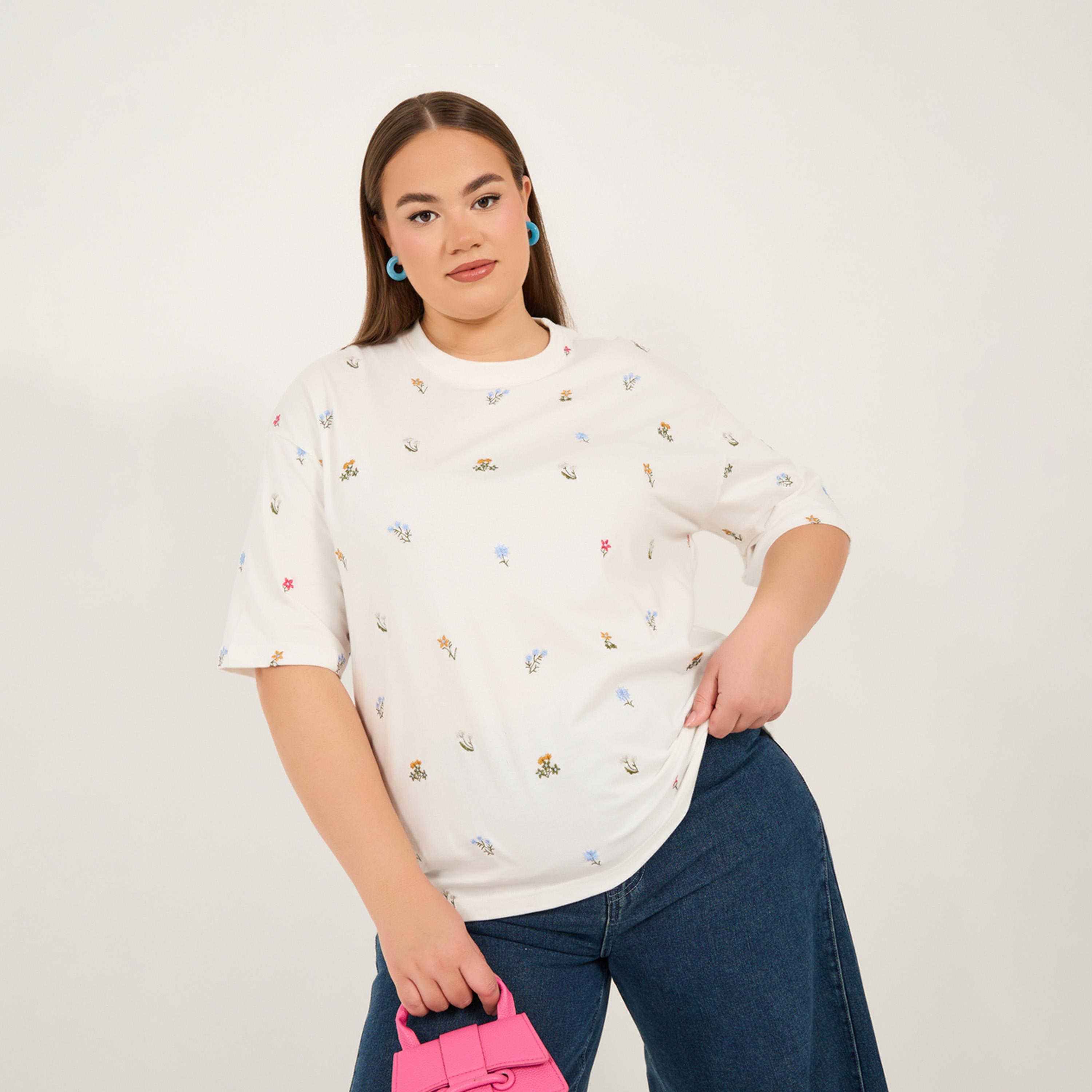 Styli Plus Size Oversized All Over Floral Embroidered T-Shirt-women-clothing-nightwear-pyjamas-tops-image-1