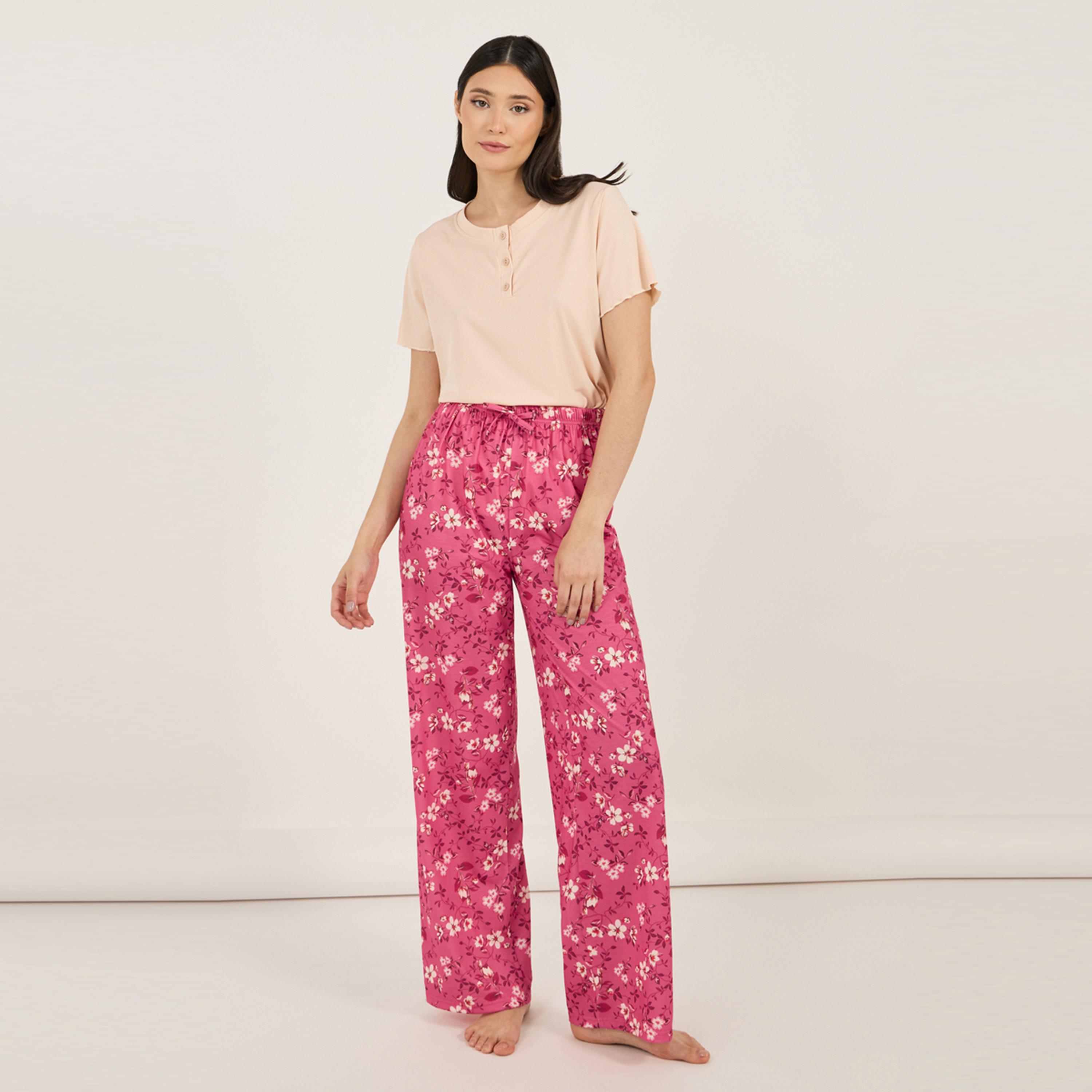 Styli Unwind Rib Placket T-Shirt & Ditsy Floral Print Pyjama Set-women-clothing-nightwear-pyjamas-longsets-image-4