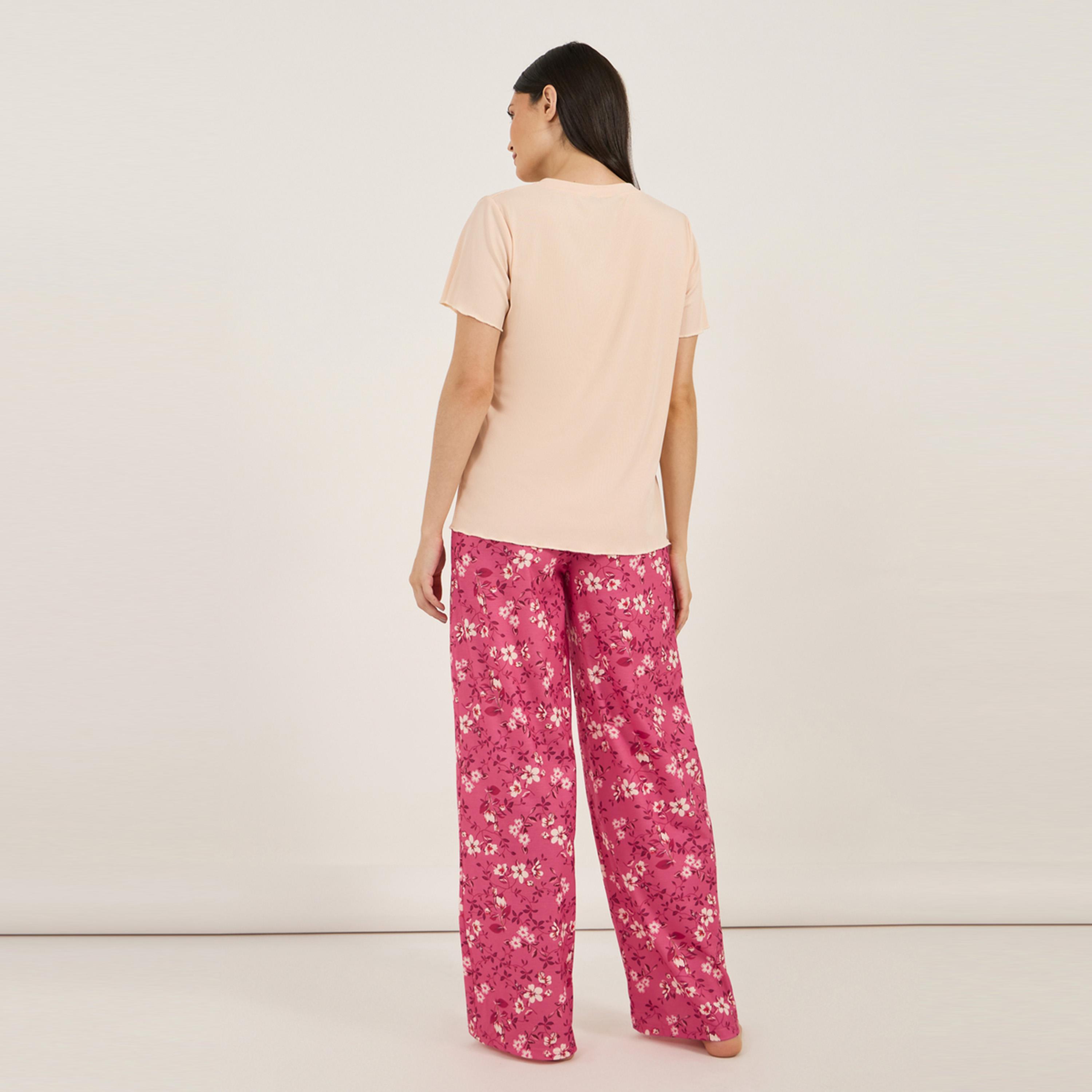 Styli Unwind Rib Placket T-Shirt & Ditsy Floral Print Pyjama Set-women-clothing-nightwear-pyjamas-longsets-image-6