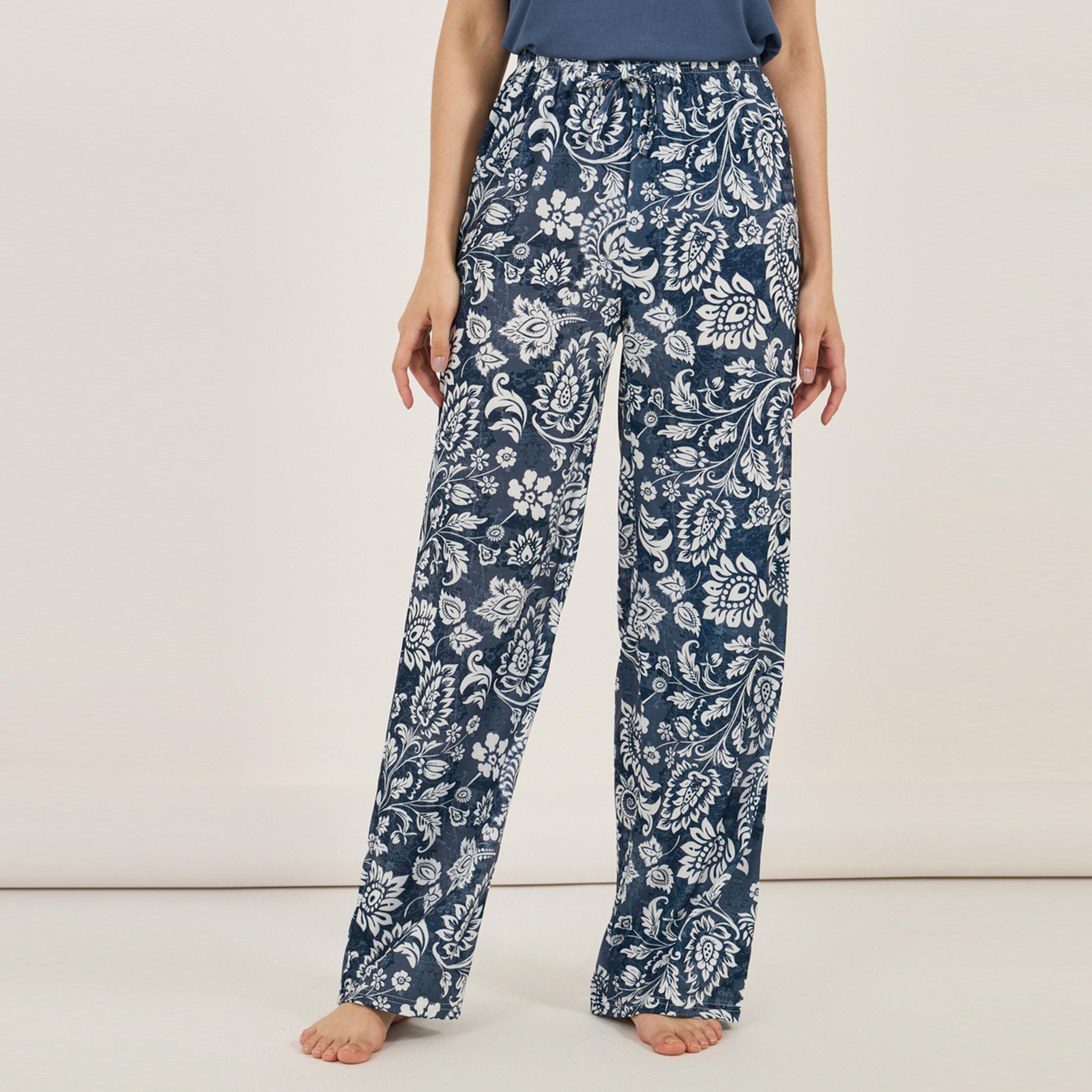 ستايلي - طقم تي شيرت مضلع مع بنطال بيجامة بطبعة أشجار أنوايند-women-clothing-nightwear-pyjamas-longsets-image-5