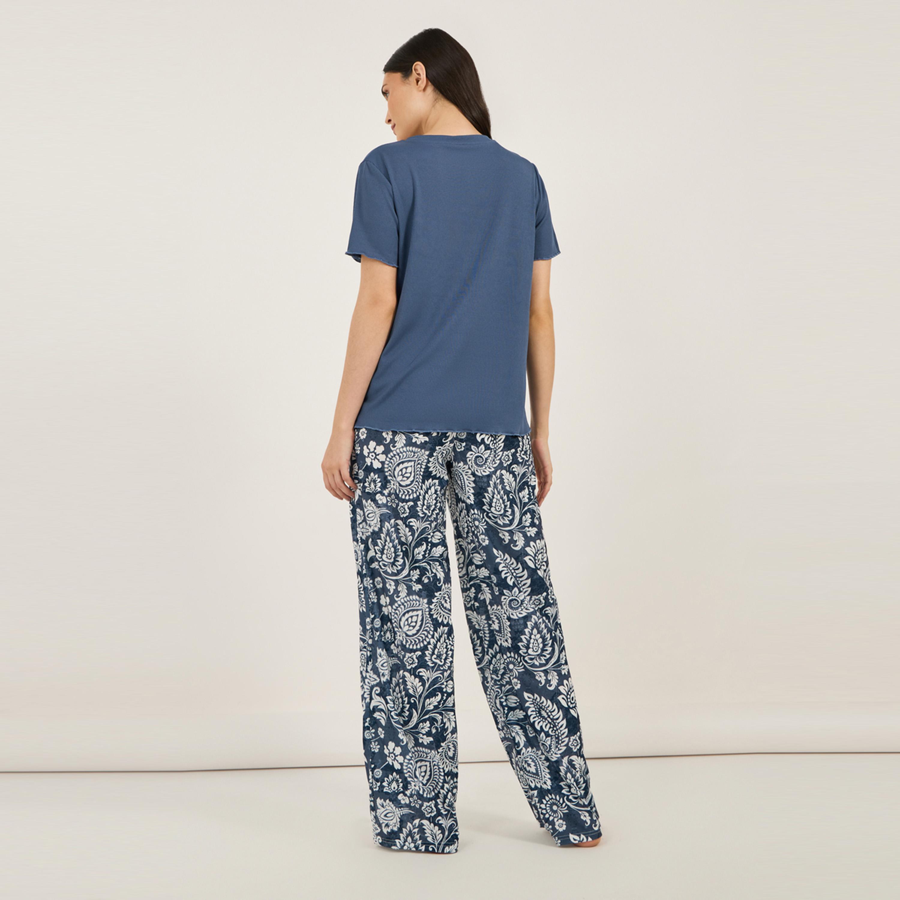 Styli Unwind Rib Placket T-Shirt & All Over Leaf Print Pyjama Set-women-clothing-nightwear-pyjamas-longsets-image-6