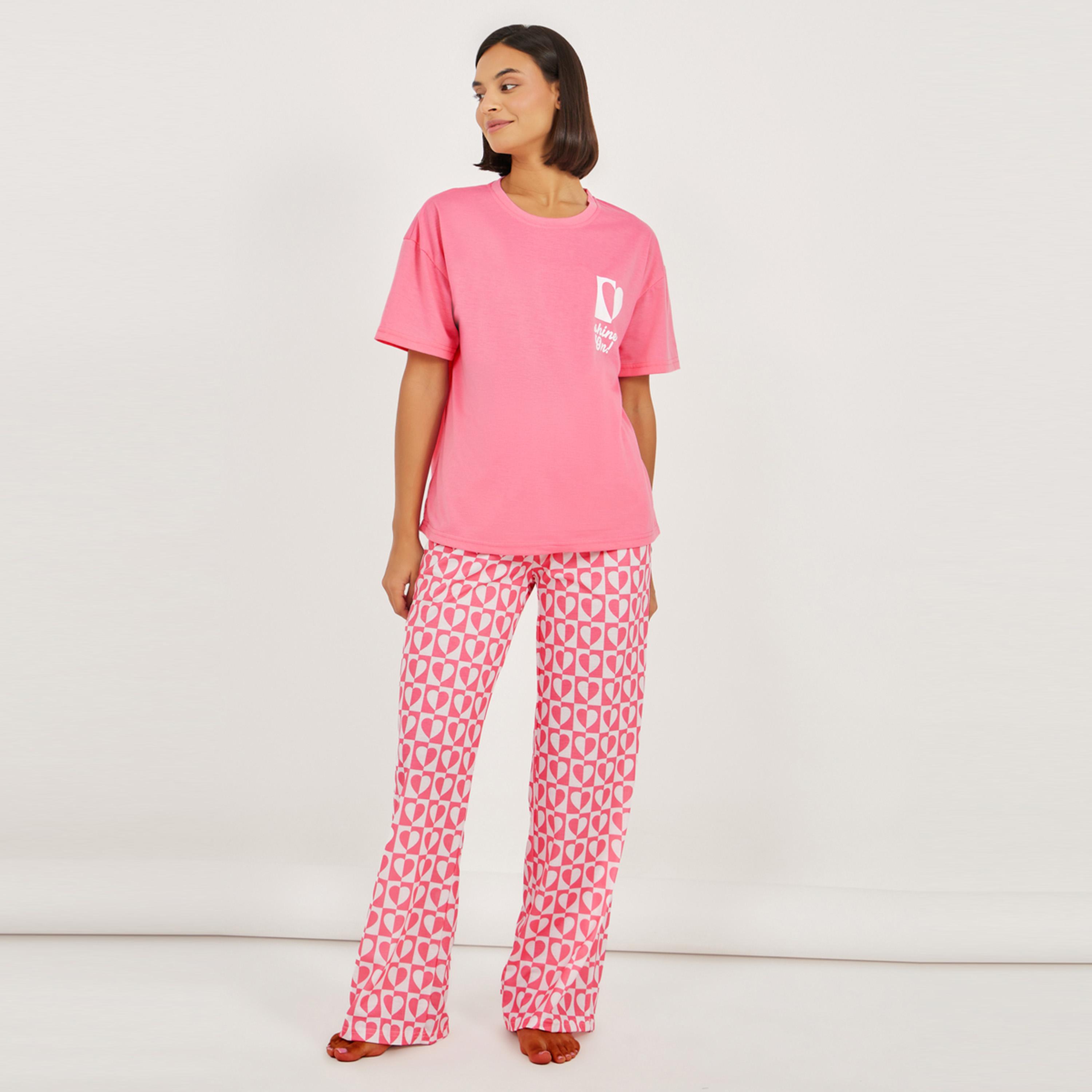ستايلي - طقم تي شيرت قلب بأكتاف منسدلة مع بنطال بيجامة أنوايند-women-clothing-nightwear-pyjamas-longsets-image-1