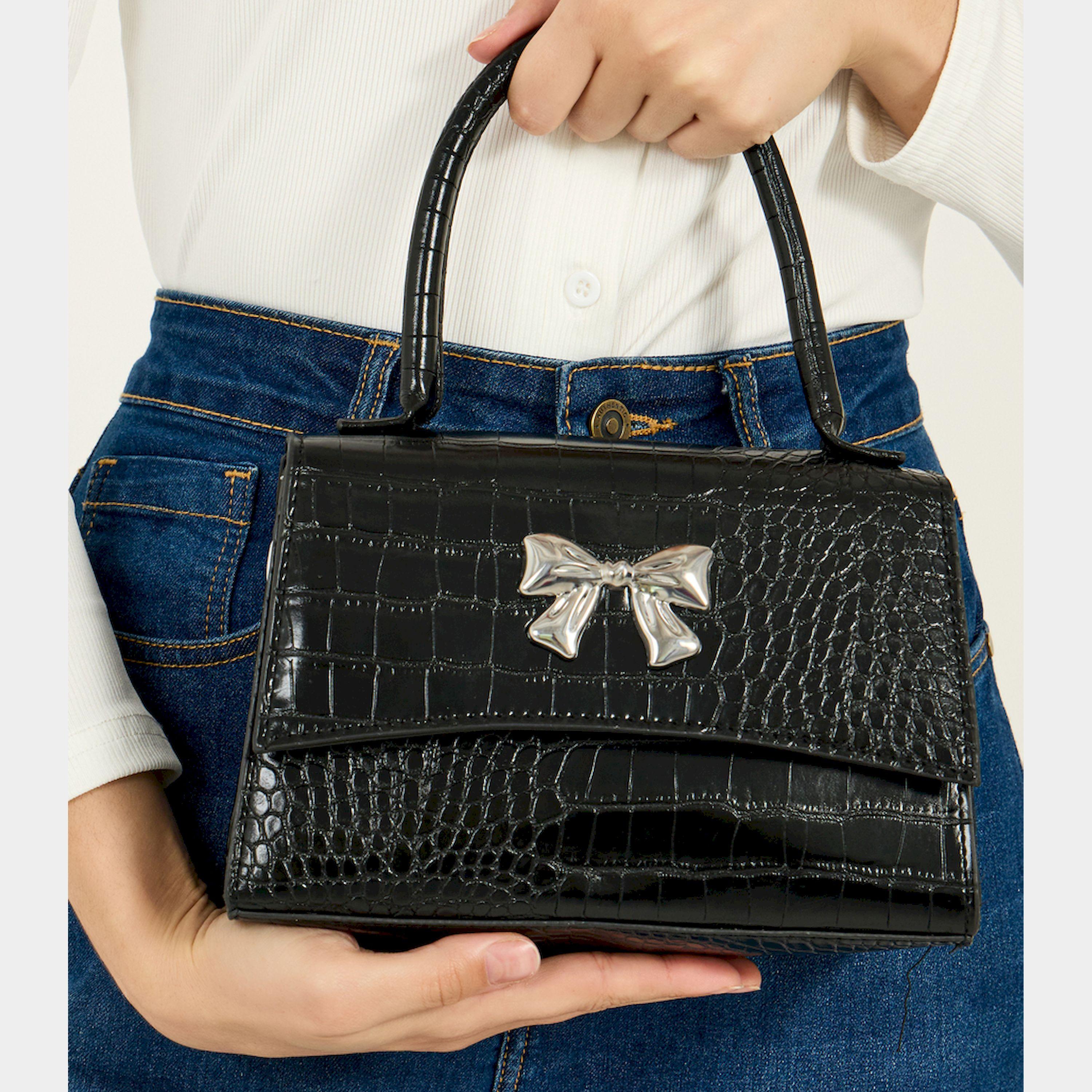 ستايلي - حقيبة ي بنقشة جلد التمساح مع مقبض علوي مزين بشريط-women-bagsandwallets-handbags-image-3