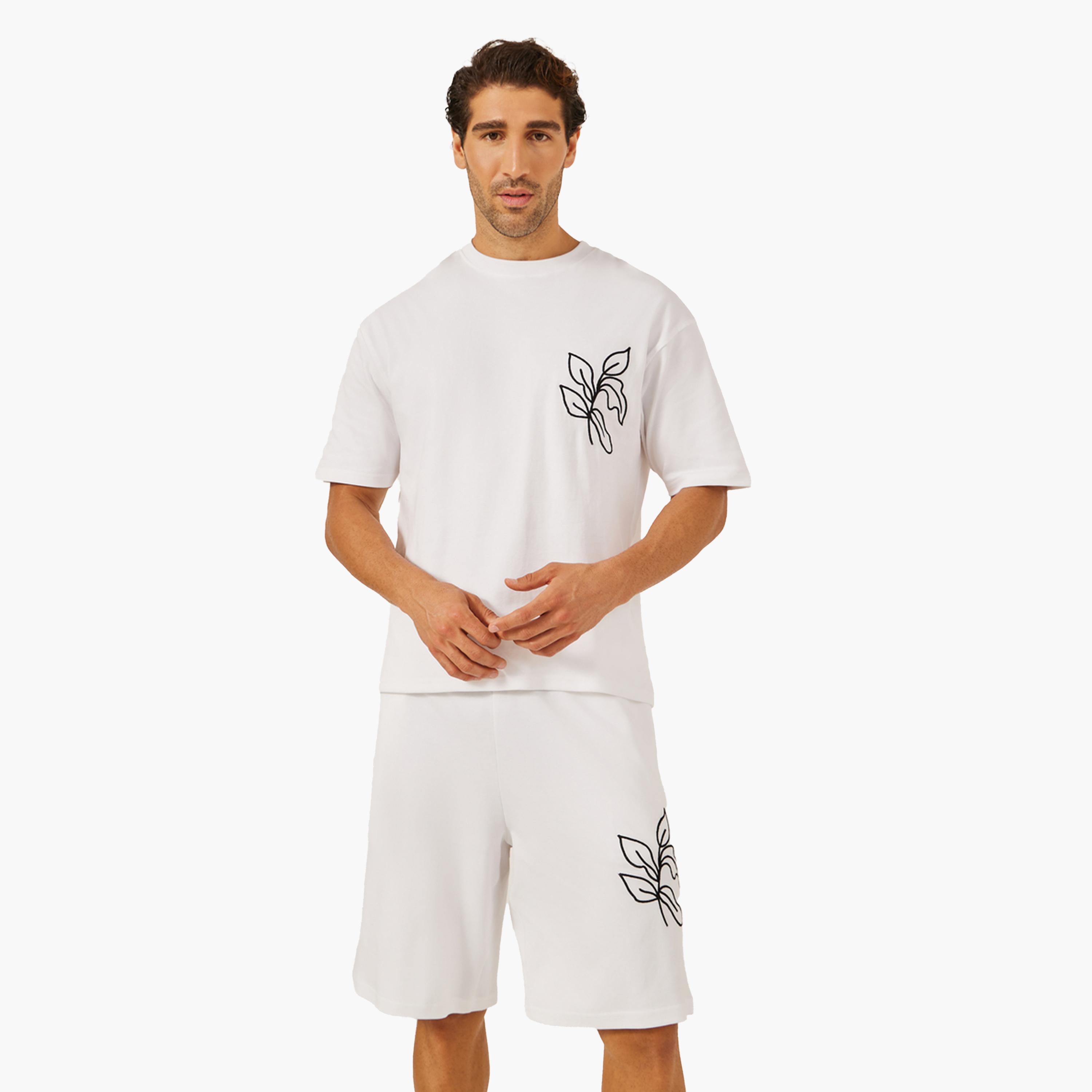 Styli Embroidered Oversized T-Shirt and Shorts Co-Ords-men-clothing-coordsets-image-2
