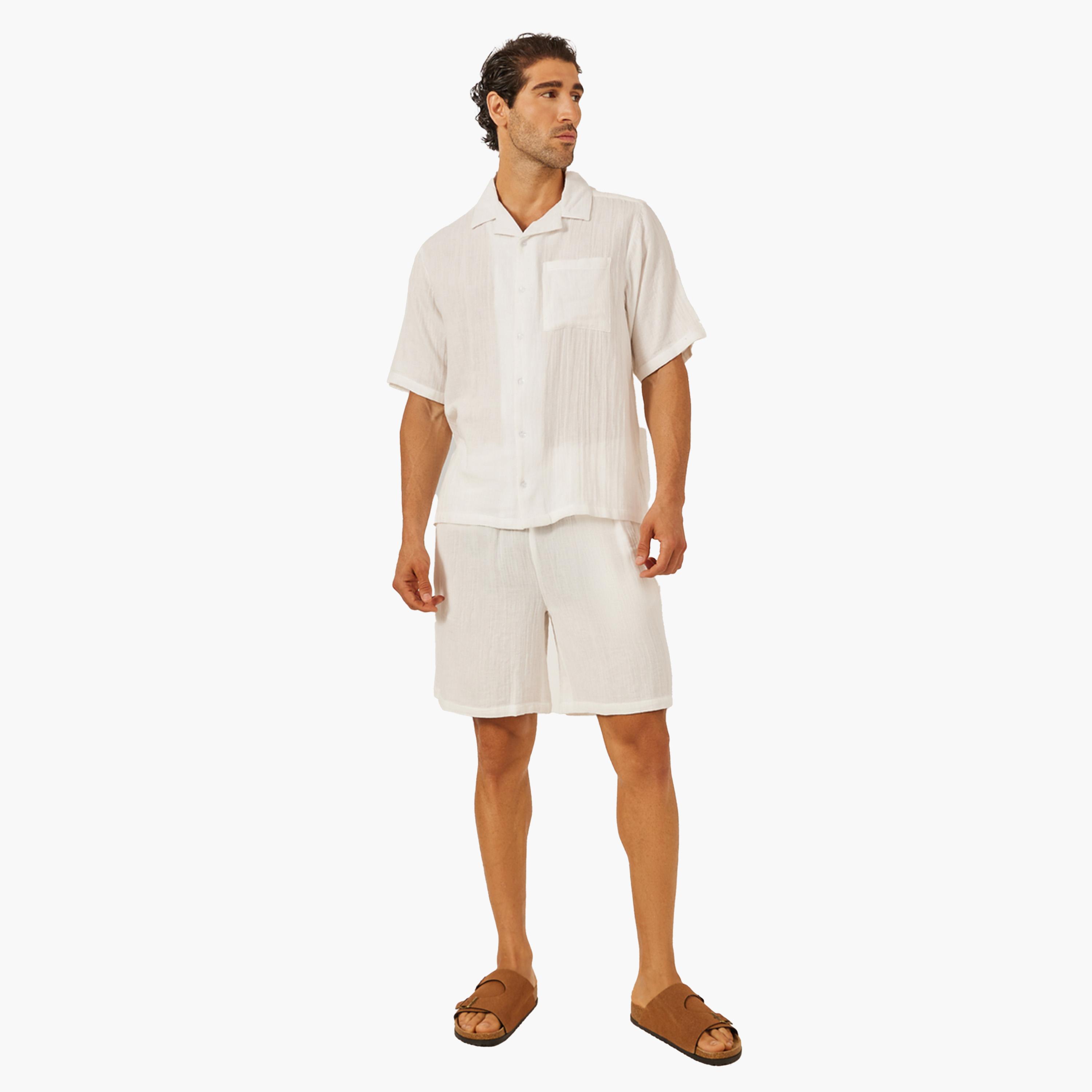 ستايلي - طقم قميص سادة بأكمام قصيرة وقصة مريحة مع شورت-men-clothing-coordsets-image-1