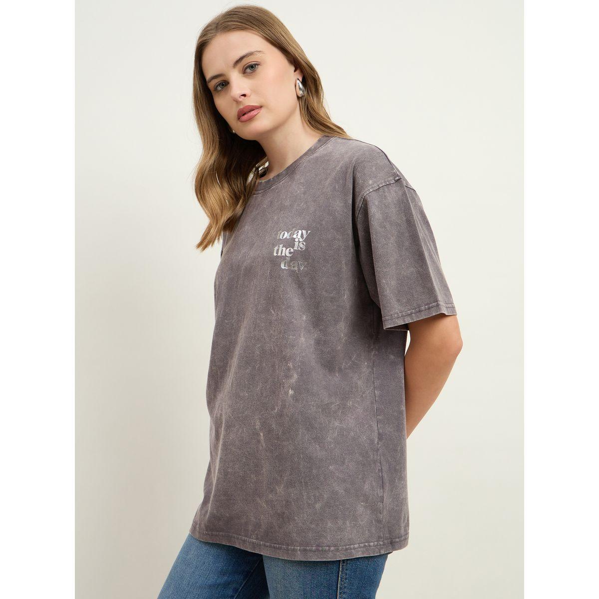 Styli Acid Washed Foil Slogan Print Oversized Longline T-Shirt-women-clothing-tshirts-image-3