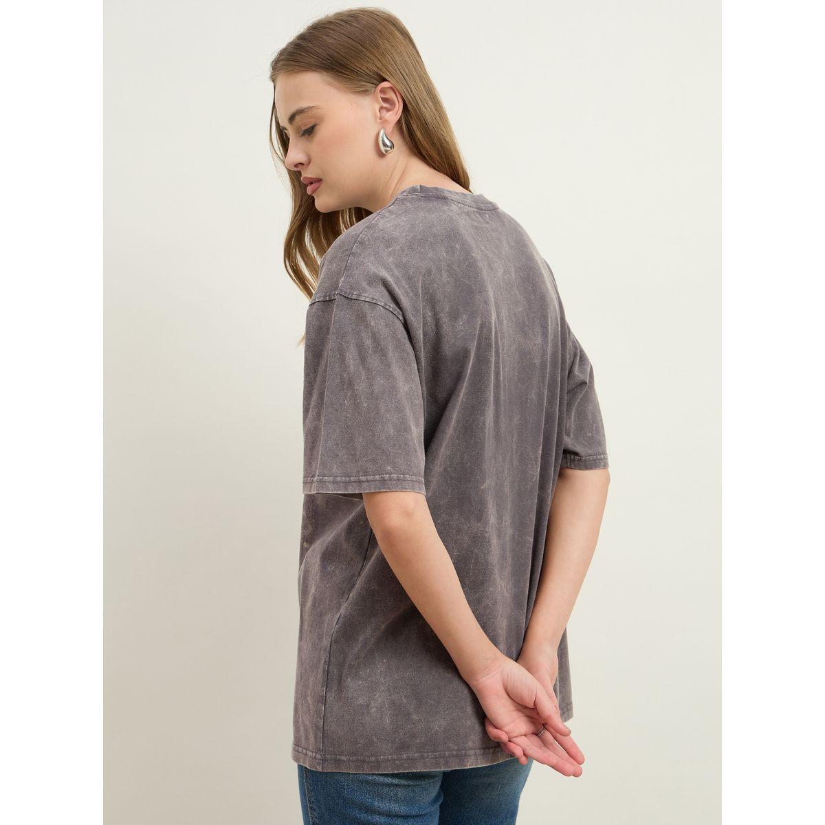 تيشيرت فضفاض وطويل بطبعة كتابة-women-clothing-tshirts-image-5