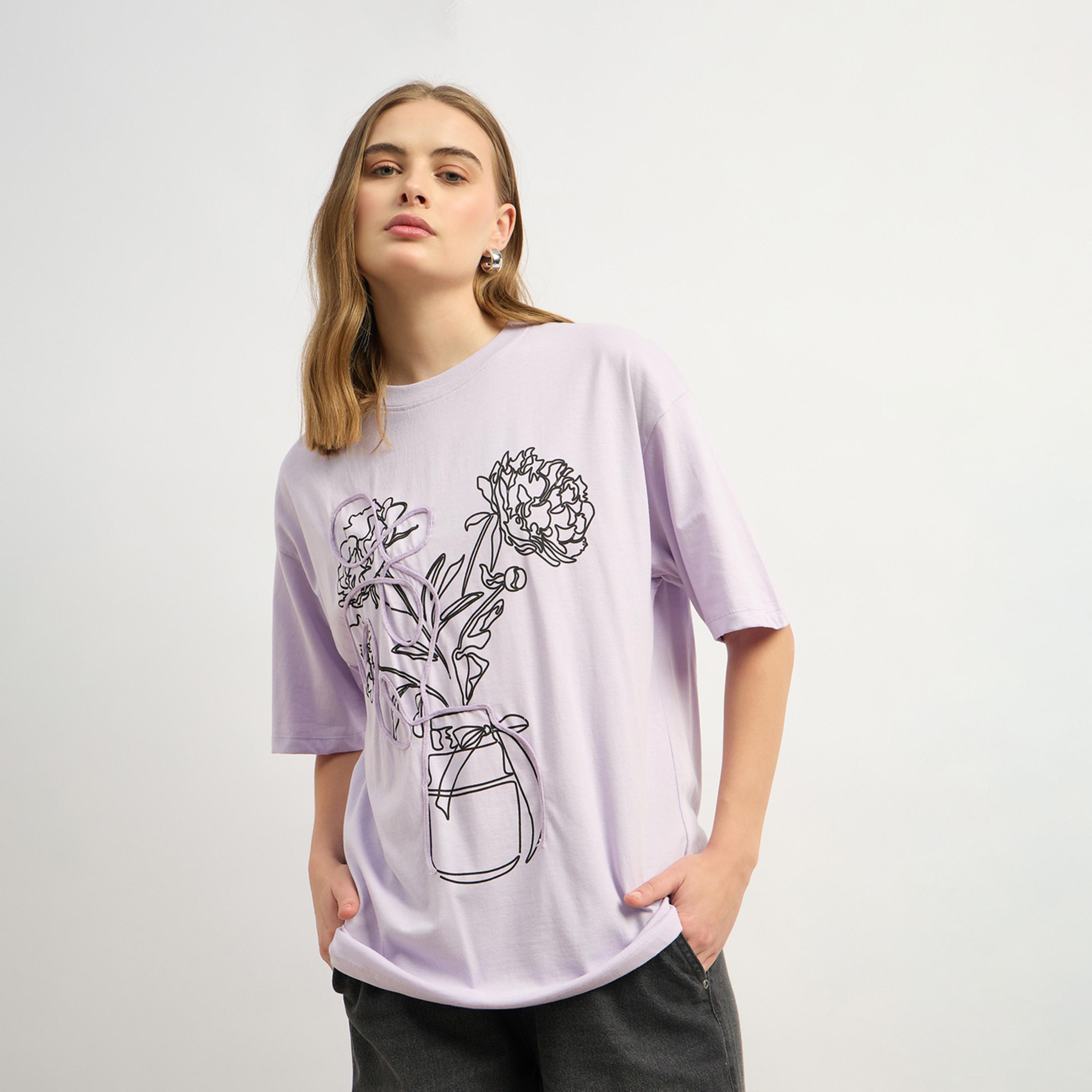 Styli Graphic Print Round Neck Oversized T-Shirt-women-clothing-tshirts-image-2
