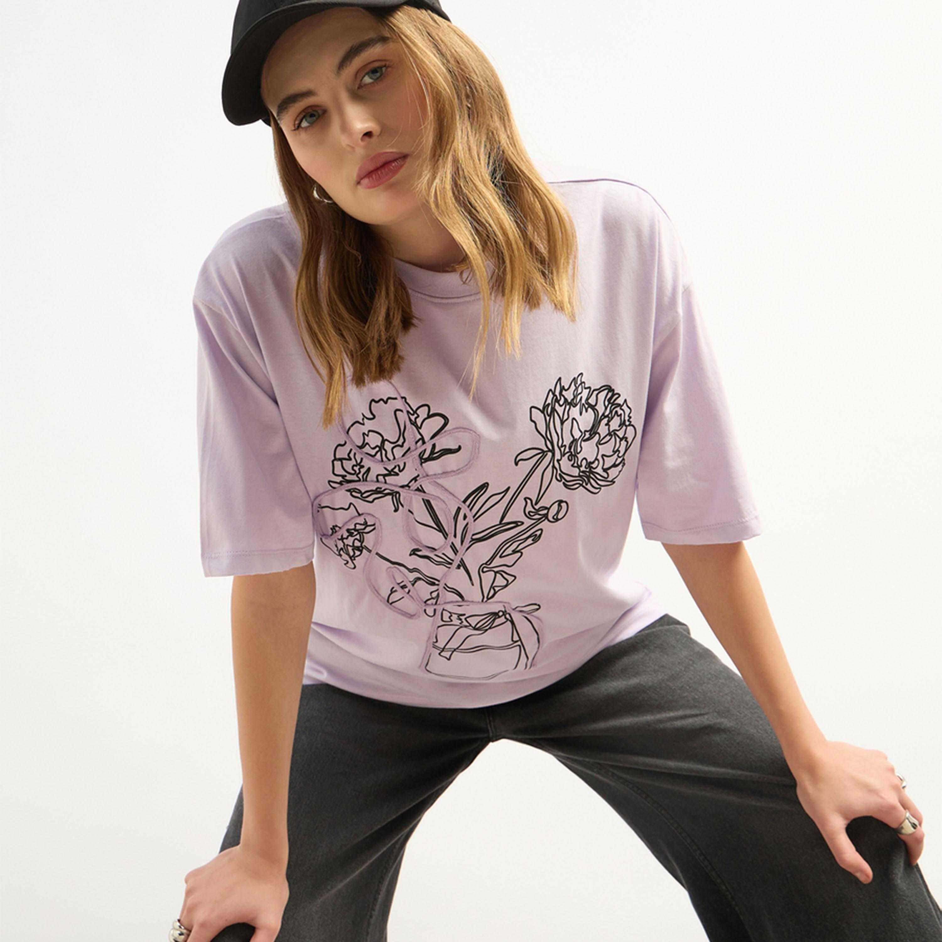 Styli Graphic Print Round Neck Oversized T-Shirt-women-clothing-tshirts-image-6