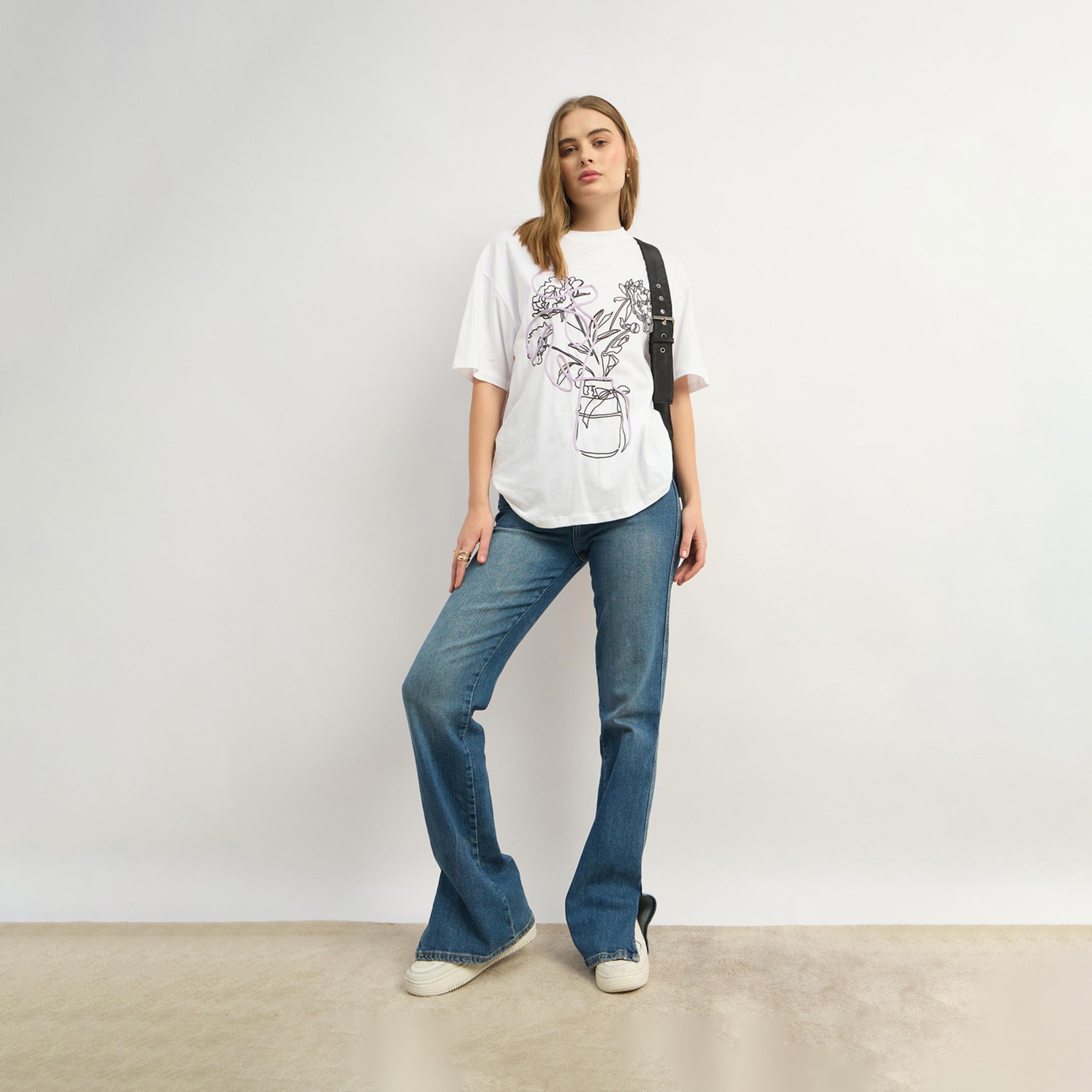 Styli Graphic Print Round Neck Oversized T-Shirt-women-clothing-tshirts-image-1