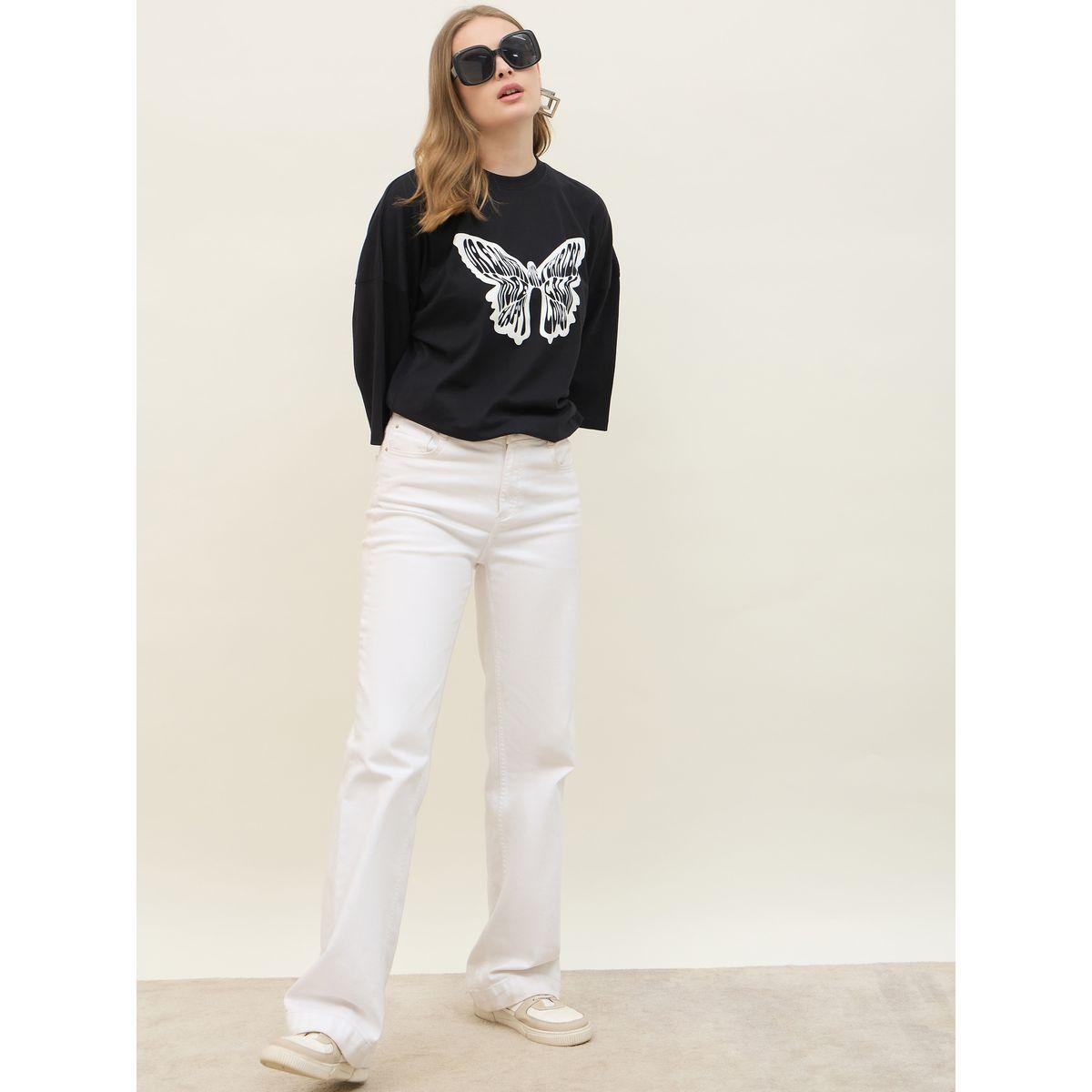 Styli Graphic Print Round Neck T-Shirt-women-clothing-tshirts-image-1