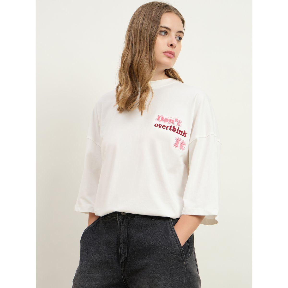 تيشيرت فضفاض بطبعة كتابة-women-clothing-tshirts-image-3