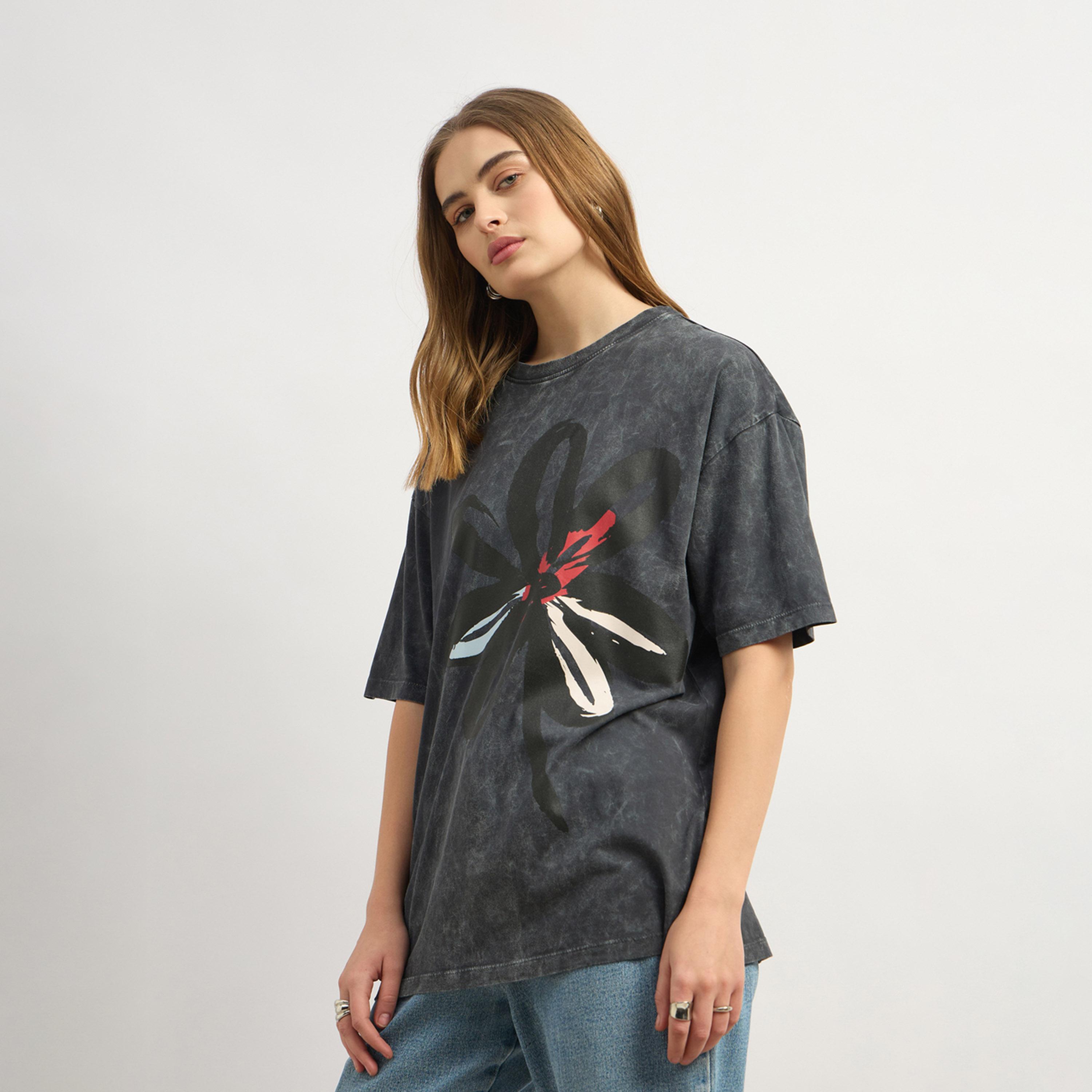 Styli Graphic Print Round Neck Oversized T-Shirt-women-clothing-tshirts-image-3