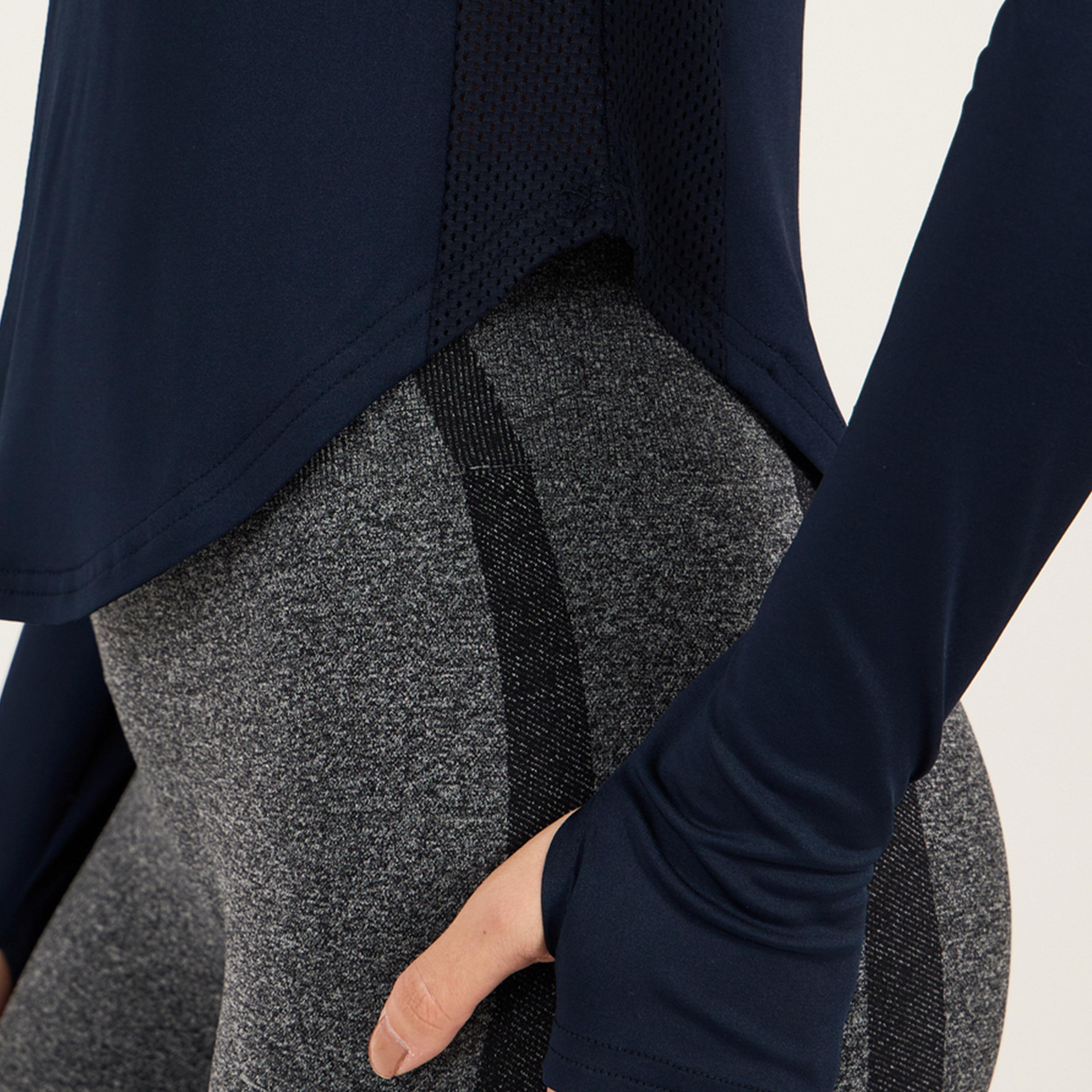 ستايلي - بلوزة رياضية بفتحة إبهام ولوحة شبكية جانبية-women-clothing-sportswearandactivewear-tshirtsandvests-image-4