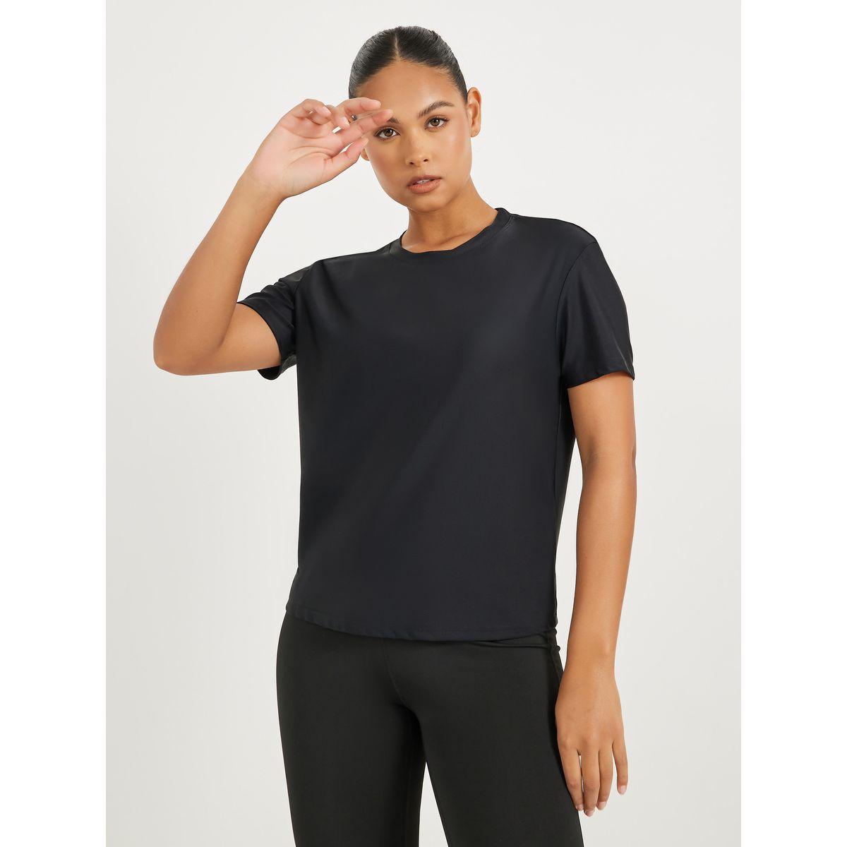 بلوزة بأكمام قصيرة وتفاصيل شبكية-women-clothing-sportswearandactivewear-tshirtsandvests-image-2
