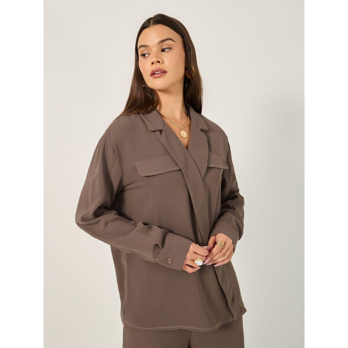 بلوزة فضفاضة بنمط لف مع ياقة بشق-women-clothing-shirtsandblouses-blouses-image-3