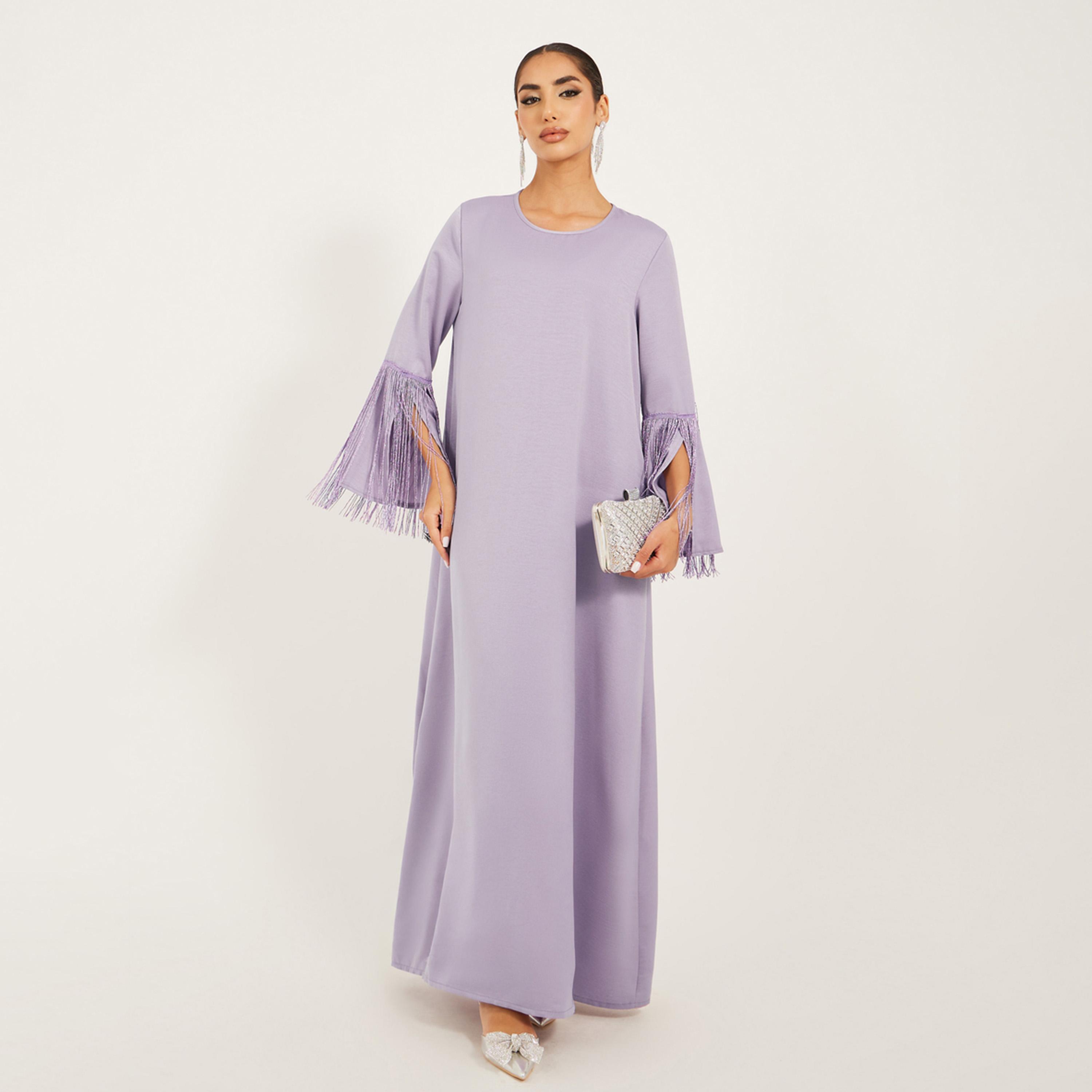 ستايلي - جلابية من الساتان غير اللامع مع حواف شراشيب على أطراف الأكمام-women-arabicclothing-jalabiyas-image-1