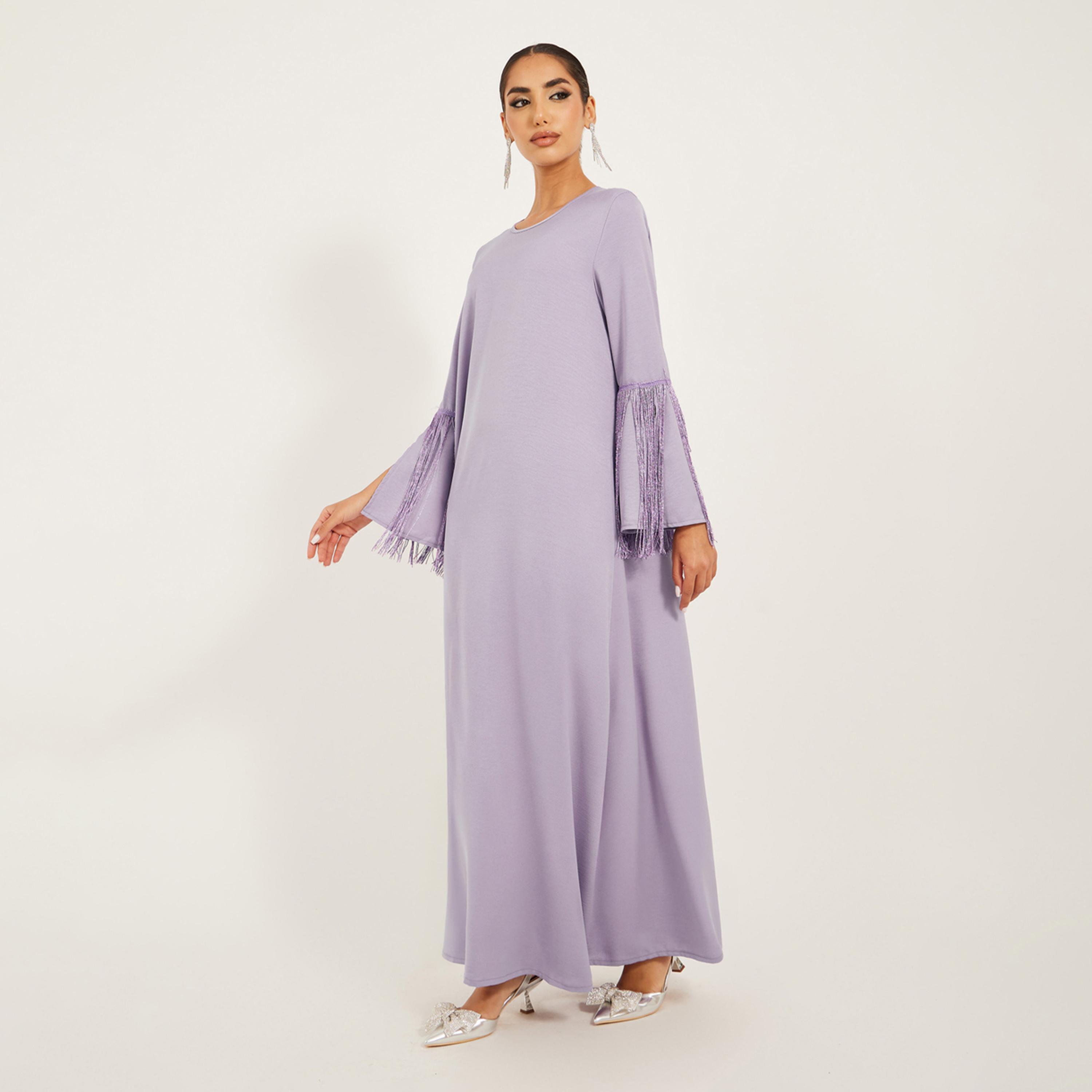 ستايلي - جلابية من الساتان غير اللامع مع حواف شراشيب على أطراف الأكمام-women-arabicclothing-jalabiyas-image-2