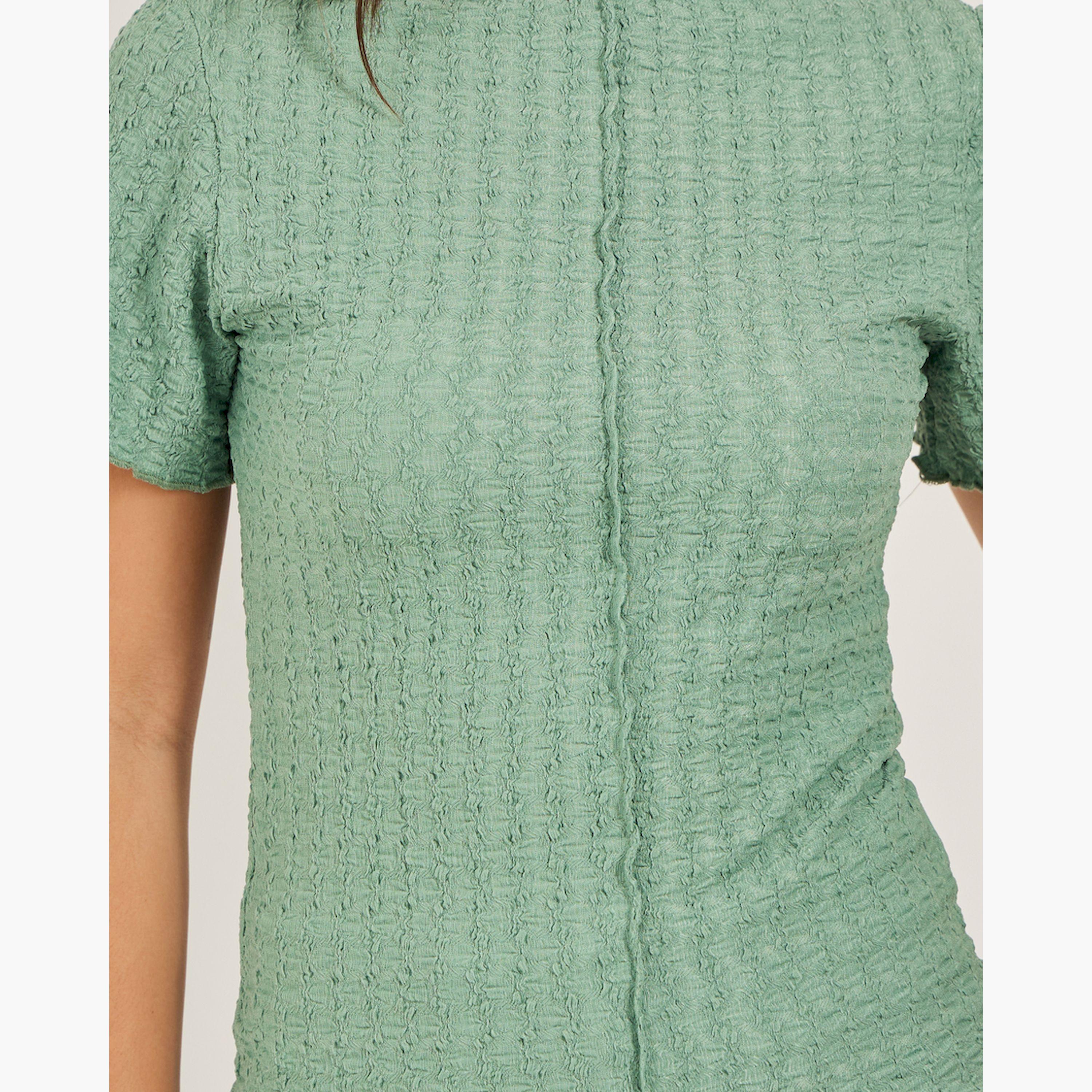ستايلي - تي شيرت ملائم للجسم برقبة عالية بحافة متعرجة-women-clothing-tshirts-image-4