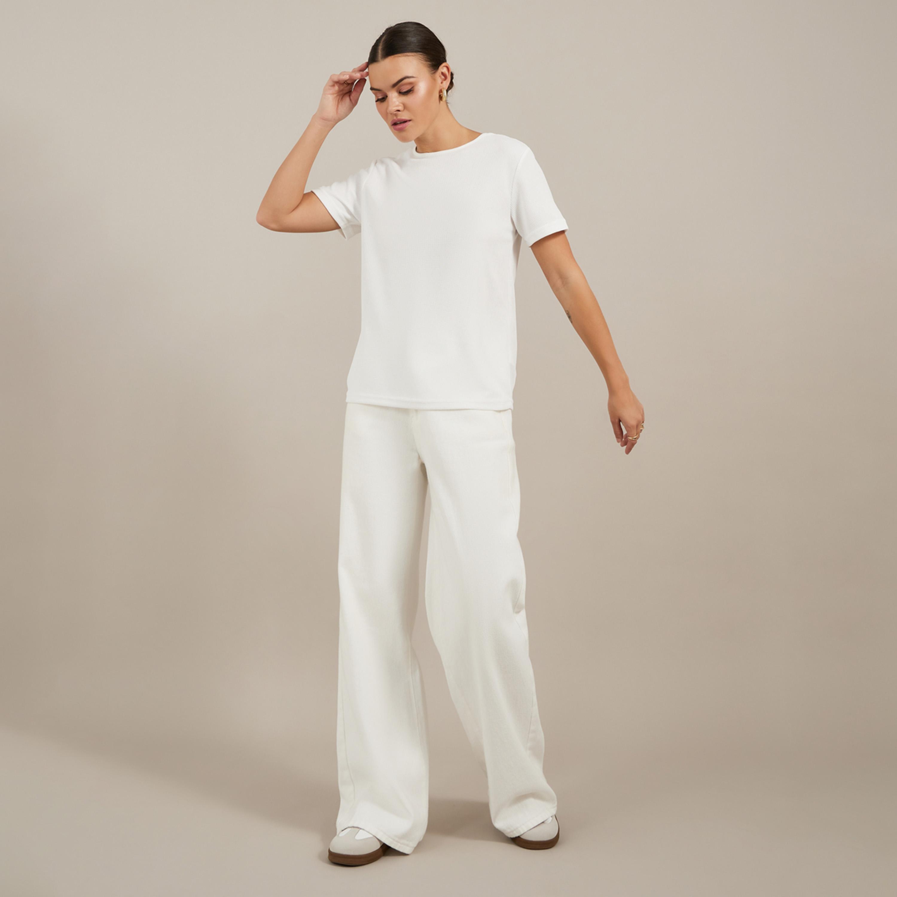 ستايلي - تي شيرت برقبة دائرية مزخرف بتفاصيل دانتيل مع فيونكة-women-clothing-tshirts-image-1