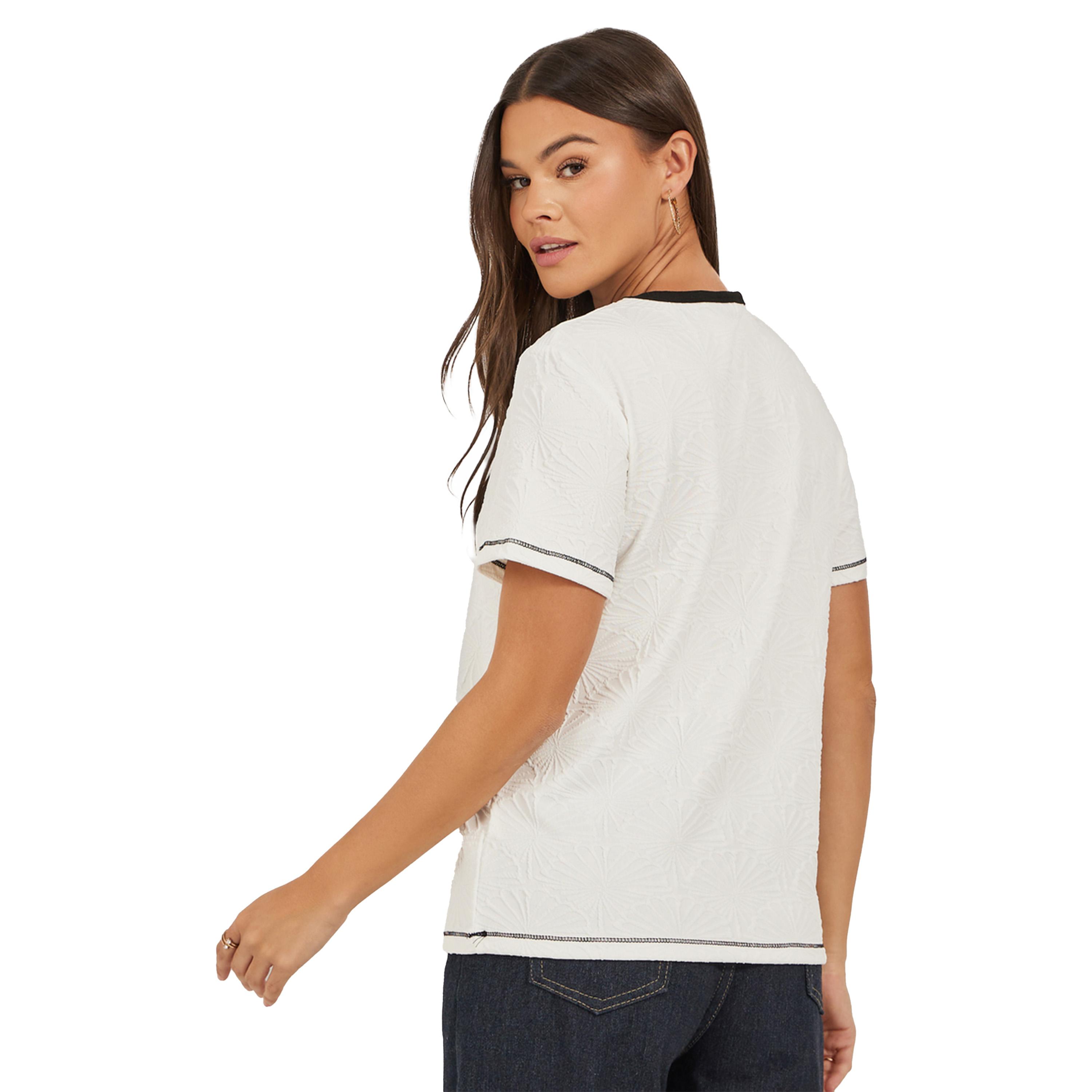 ستايلي -  تي شيرت بأكمام قصيرة ورقبة دائرية منقوش-women-clothing-tshirts-image-4