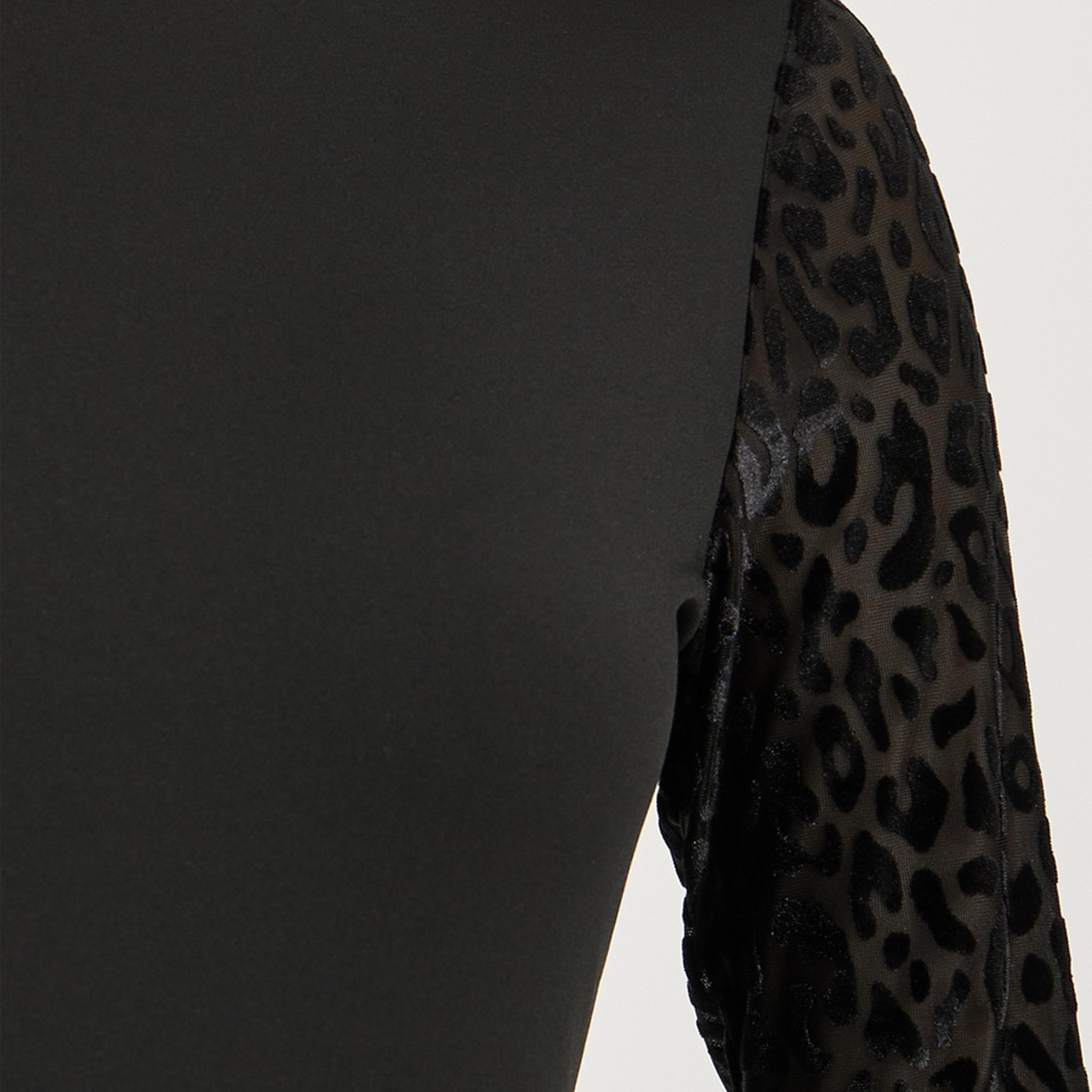 ستايلي - فستان ضيق بطول الركبة وطبعة جلد الفهد-women-clothing-dresses-image-3