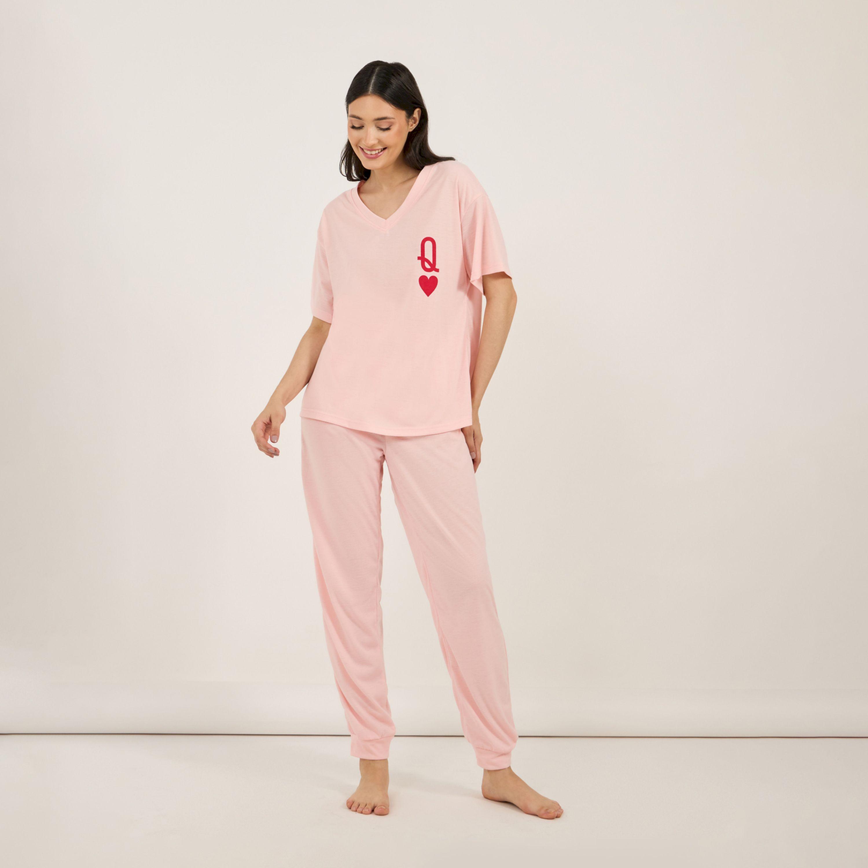 ستايلي - طقم تي شيرت قلب برقبة V وأكتاف منسدلة مع بنطال بيجامة بأساور أنوايند-women-clothing-nightwear-pyjamas-longsets-image-1