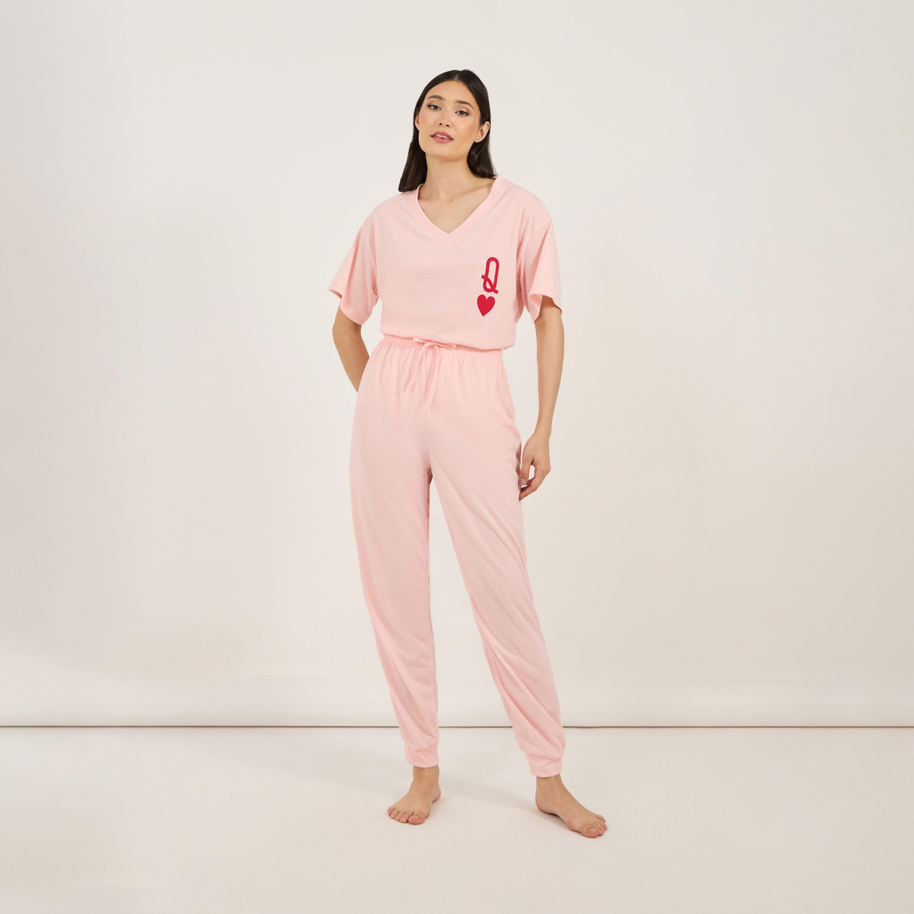 Styli Unwind Queen Of Hearts Dropped Shoulder V Neck T-Shirt & Cuffed Pyjama Set-women-clothing-nightwear-pyjamas-longsets-image-4