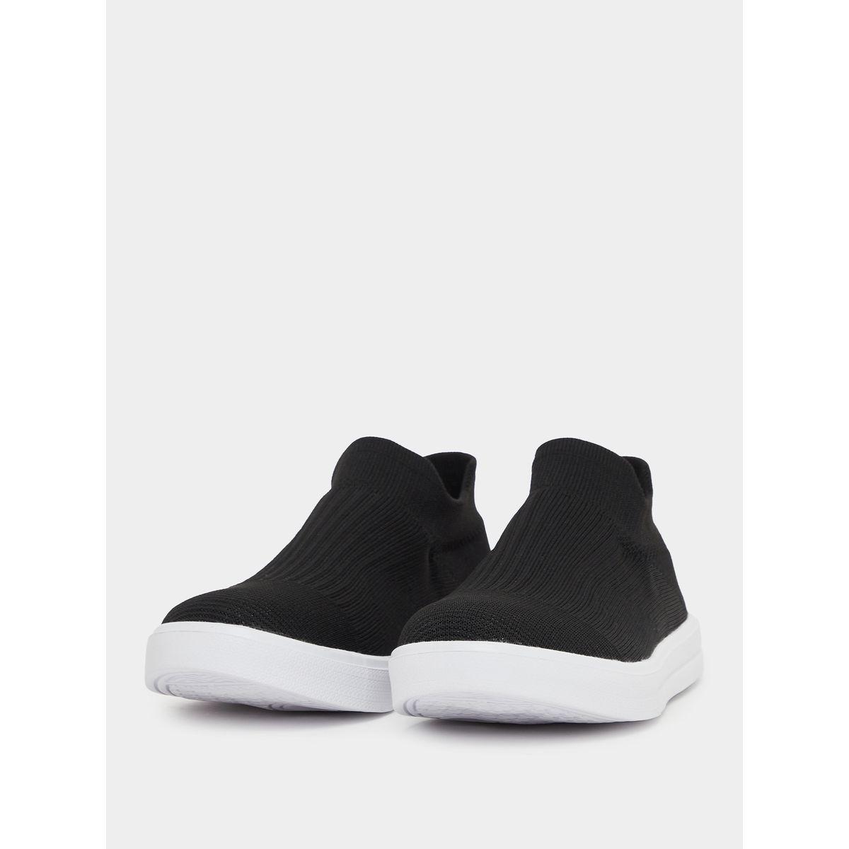 حذاء سهل الارتداء بتفاصيل بارزة الملمس-men-shoes-loafersandmoccasins-image-3